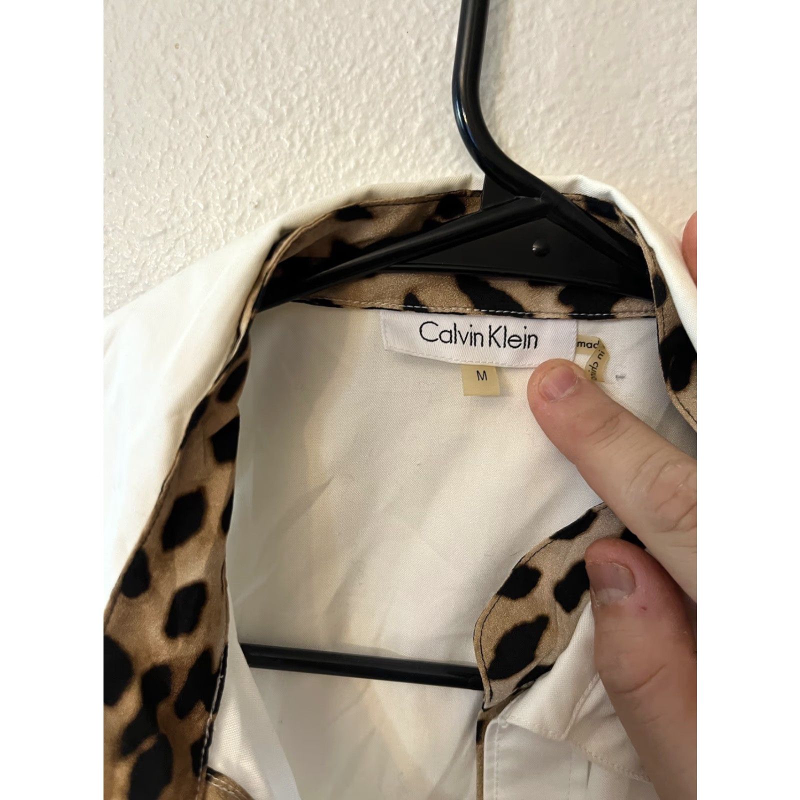 Calvin Klein Calvin Klein Collection Shirt Women M White Button-Up Sleeveless Collared Solid Basic All Seasons Size M / US 6-8 / IT 42-44 - 2 Thumbnail