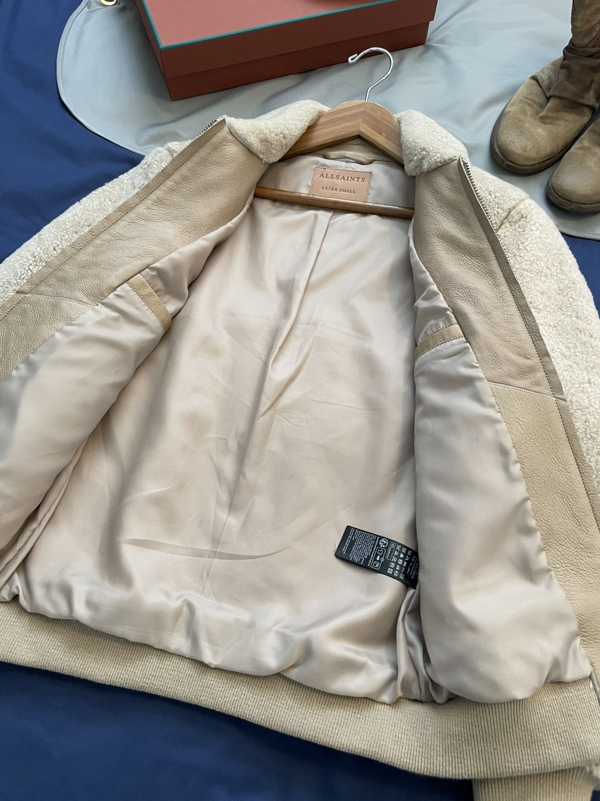 Allsaints Allsaints Charlie Shearling Leather Bomber Jacket XS Beige Size US XS / EU 42 / 0 - 14 Thumbnail