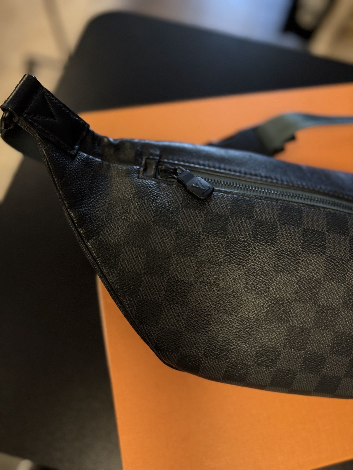 Louis Vuitton Louis Vuitton Navy Blue Discovery Belt Bag/ Cross Over 🧼 Size ONE SIZE - 9 Thumbnail