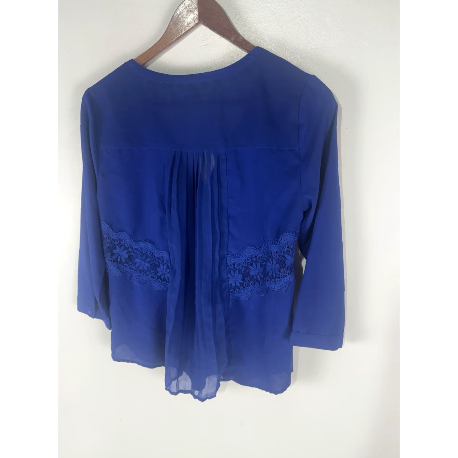 American Eagle Outfitters American Eagle Blue Sheer Lace 3/4 Sleeve Blouse Womens Size S India Size S / US 4 / IT 40 - 4 Thumbnail