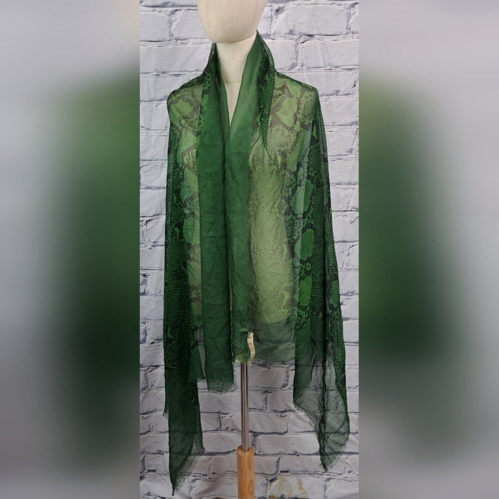 Burberry Burberry Women's Scarf Green Reptile Snakeskin 100% Silk It Size ONE SIZE - 7 Thumbnail