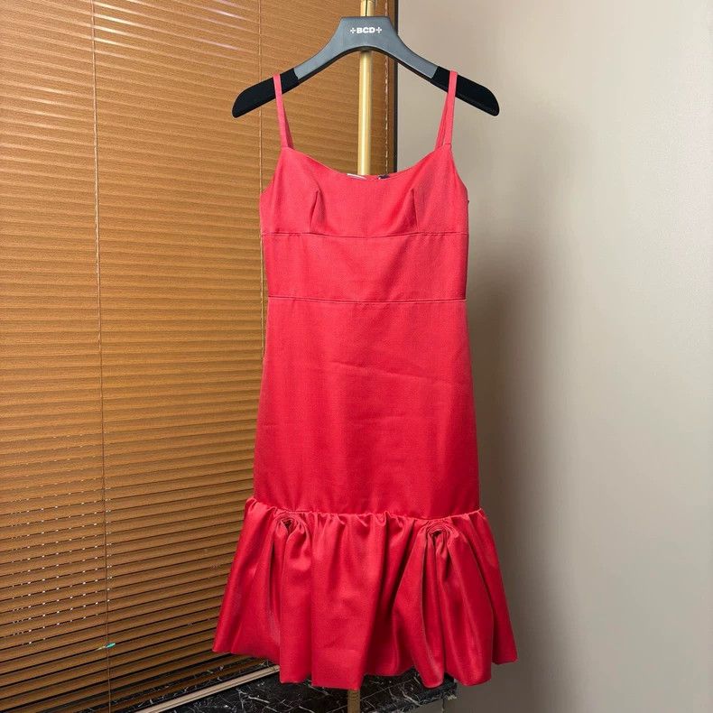Prada Prada Red suspender long skirt 2502-Nextarrow Size XS / US 0-2 / IT 36-38 - 1 Thumbnail