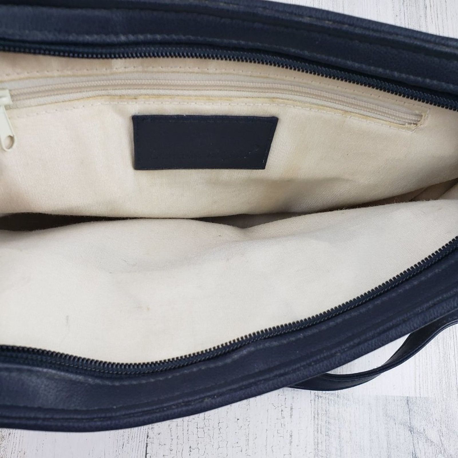 Etienne Aigner Etienne Aigner Canvas Navy Blue Faux Leather Shoulder Purse Size ONE SIZE - 7 Thumbnail