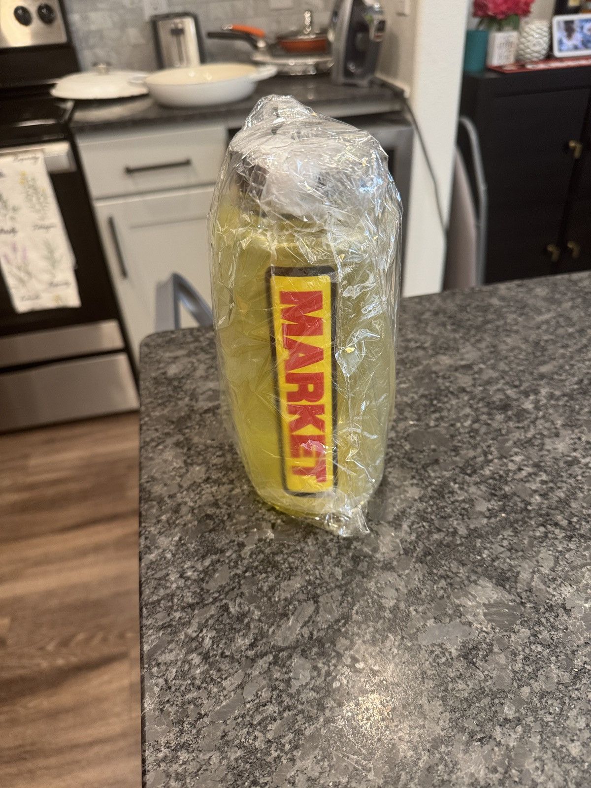 Market Market Water Bottle Size ONE SIZE - 1 Thumbnail