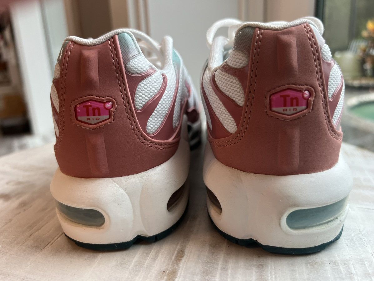 Nike Nike Air Max Plus Red Stardust Jade Ice Size 8.5w 7y Size US 8.5 / IT 38.5 - 4 Thumbnail