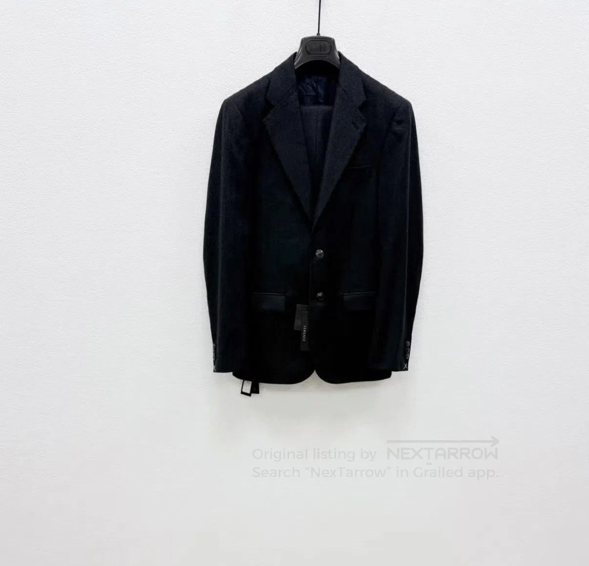 Versace Black Single-Breasted Blazer - Size M. Size US M / EU 48-50 / 2 - 1 Thumbnail