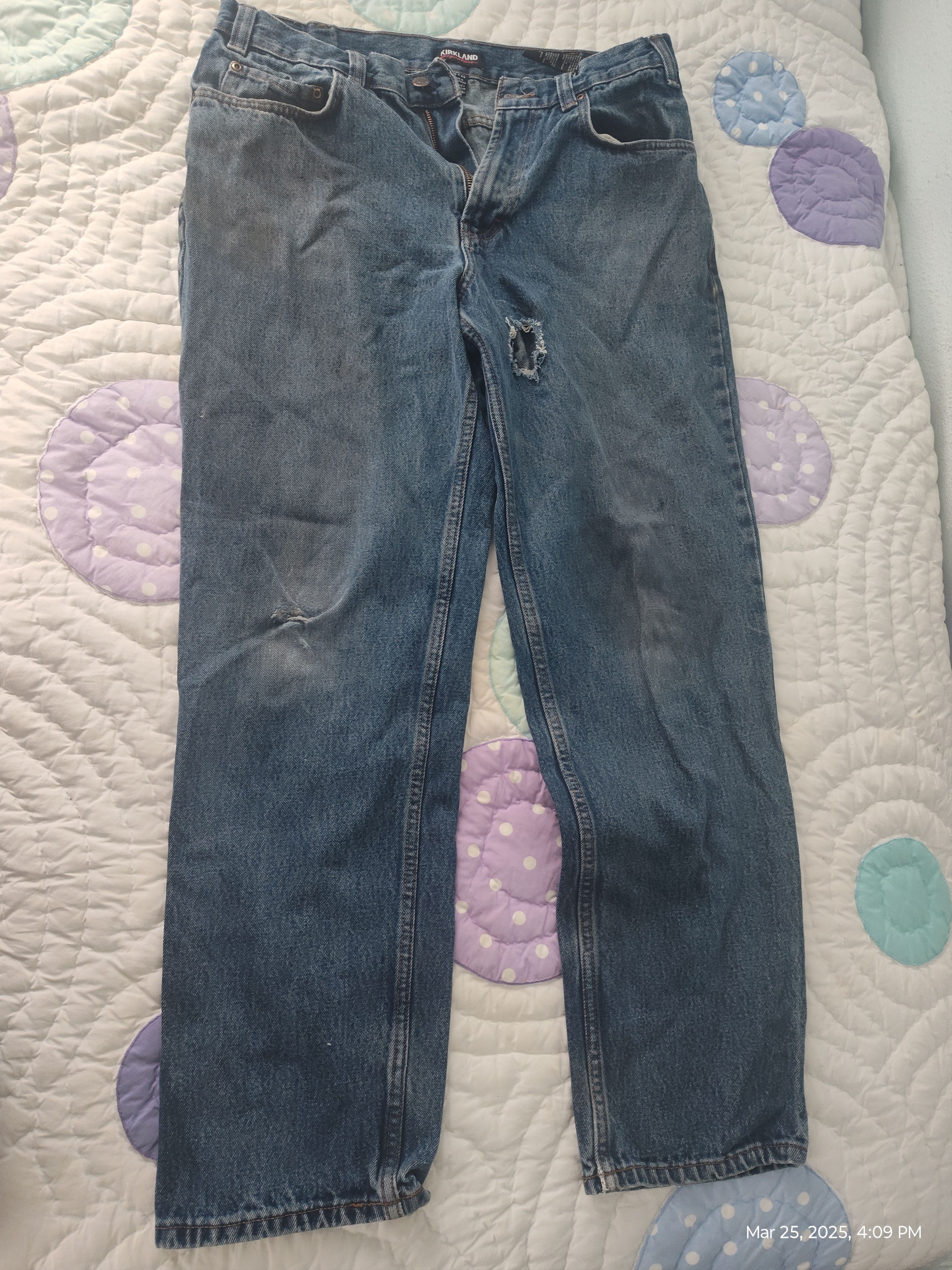Kirkland Signature Kirkland distressed men's baggie jeans Size US 34 / EU 50 - 3 Thumbnail