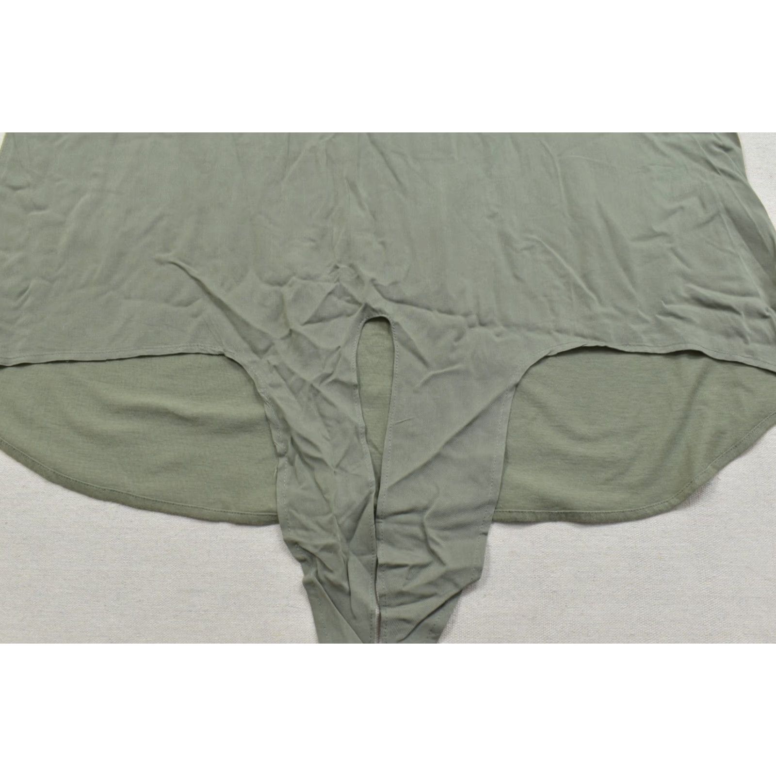 Vintage Chico's Women's Blouse Green V-Neck Long Sleeve Tie Front Solid Polyester Size 3 Regular Womens Casual Shirt Size XS / US 0-2 / IT 36-38 - 6 Thumbnail