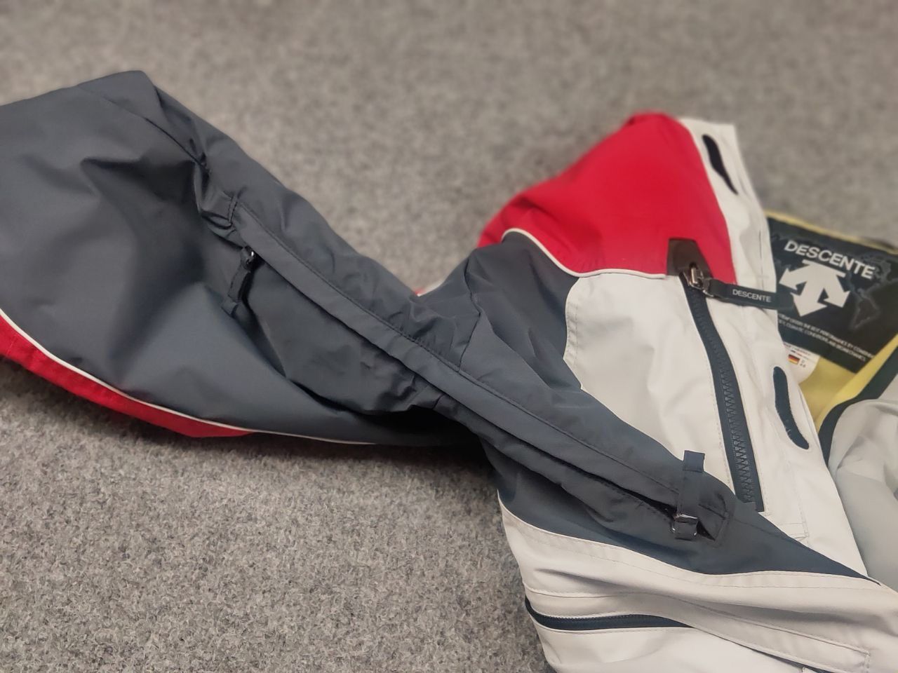 Descente Descente Airdrive Ski Zip insulated Jacket combined red Size US M / EU 48-50 / 2 - 23 Thumbnail