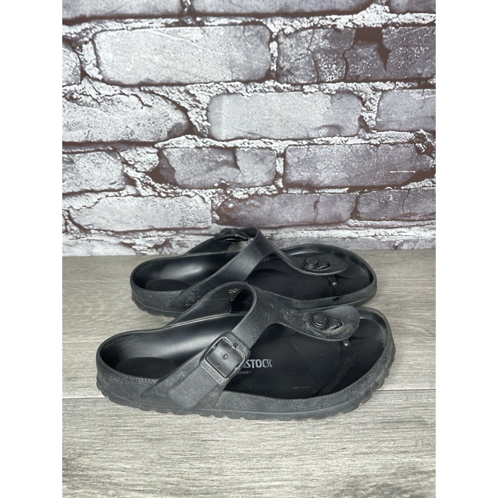Birkenstock Birkenstock Black Foam Gizeh Strap Lightweight Sandals Women Size US 5.5 / IT 35.5 - 12 Thumbnail