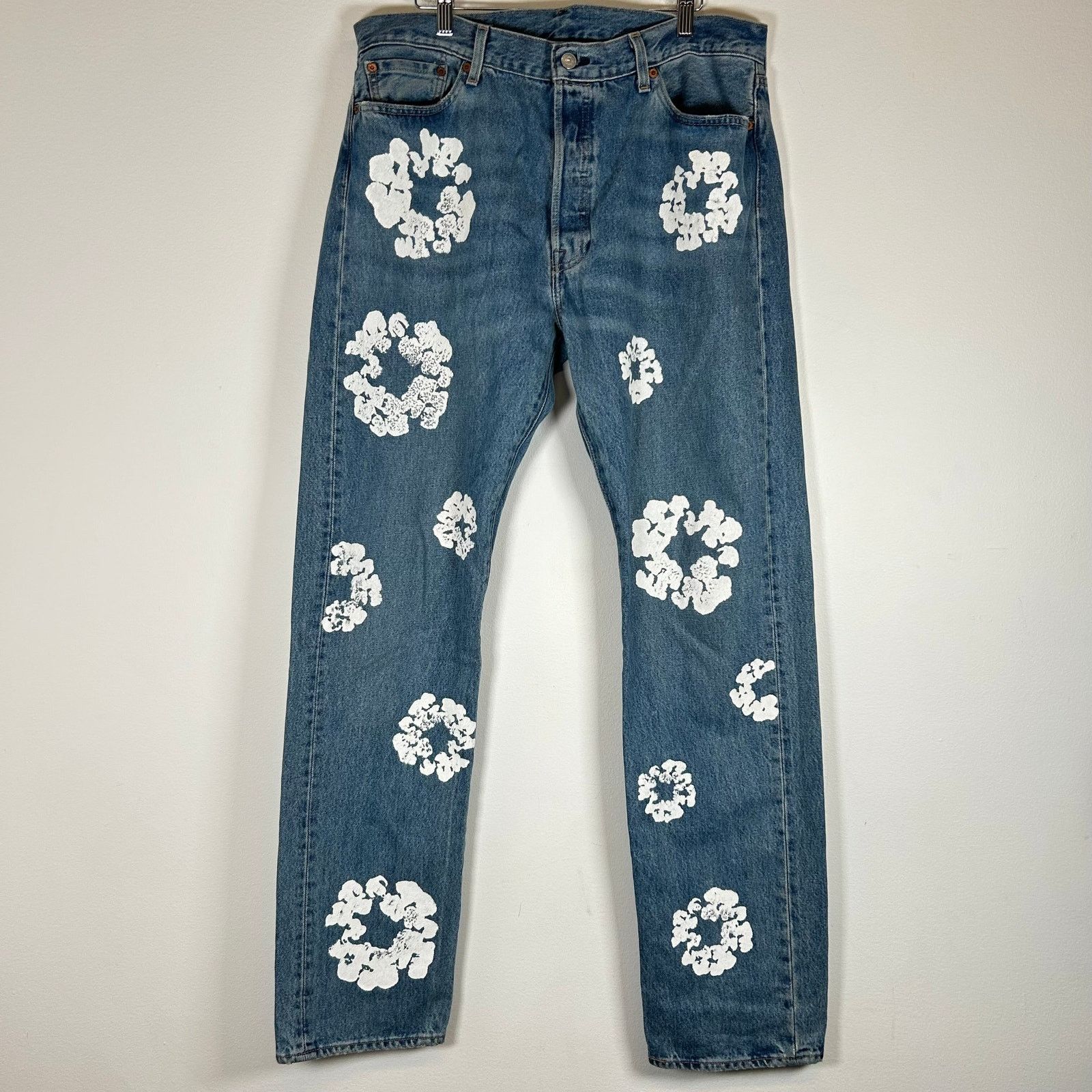 DENIM TEARS Denim Tears Lightwash Wreath Denim Jeans Size 36 Size US 36 / EU 52 - 1 Thumbnail