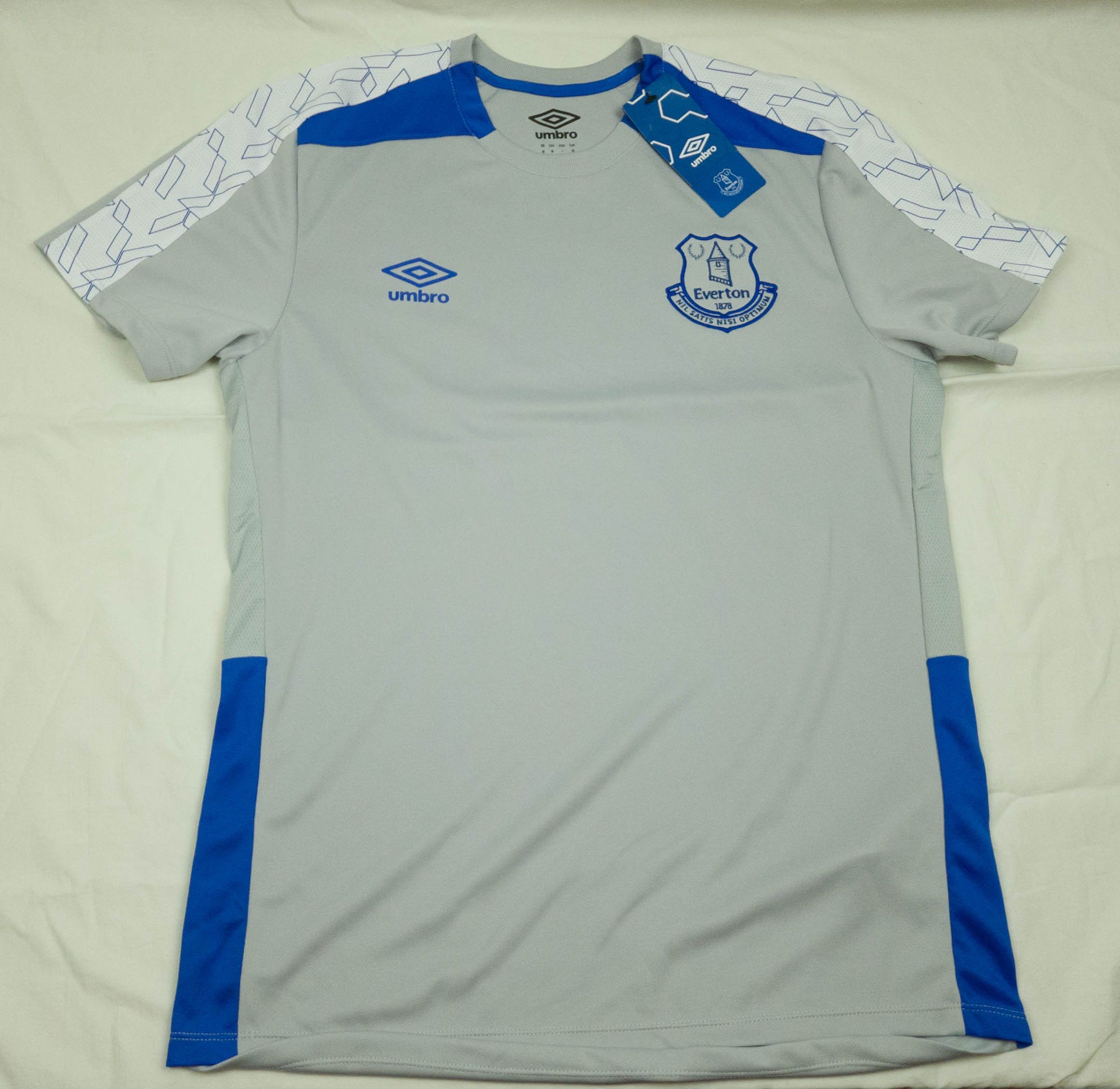 Umbro EVERTON ENGLAND TRAINING FOOTBALL SHIRT UMBRO SIZE M Size US S / EU 44-46 / 1 - 3 Thumbnail