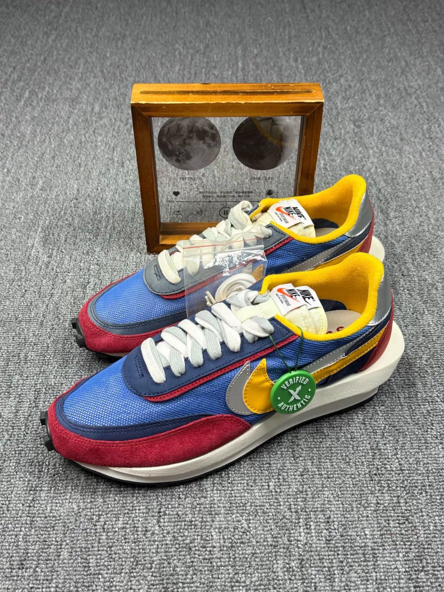 Sacai Sacai Blue Lowtop Sneakers 11 Men Size US 11 / EU 44 - 1 Thumbnail