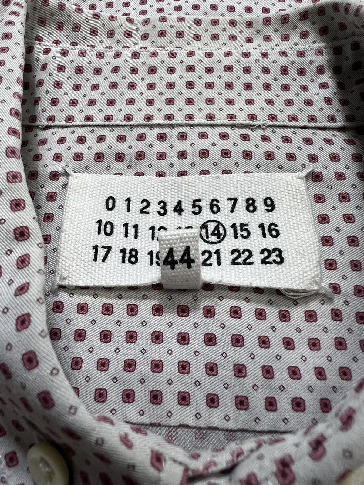 Maison Margiela Maison Margiela - Capsule Allover Print Button Up L/S Shirt Size US S / EU 44-46 / 1 - 15 Thumbnail