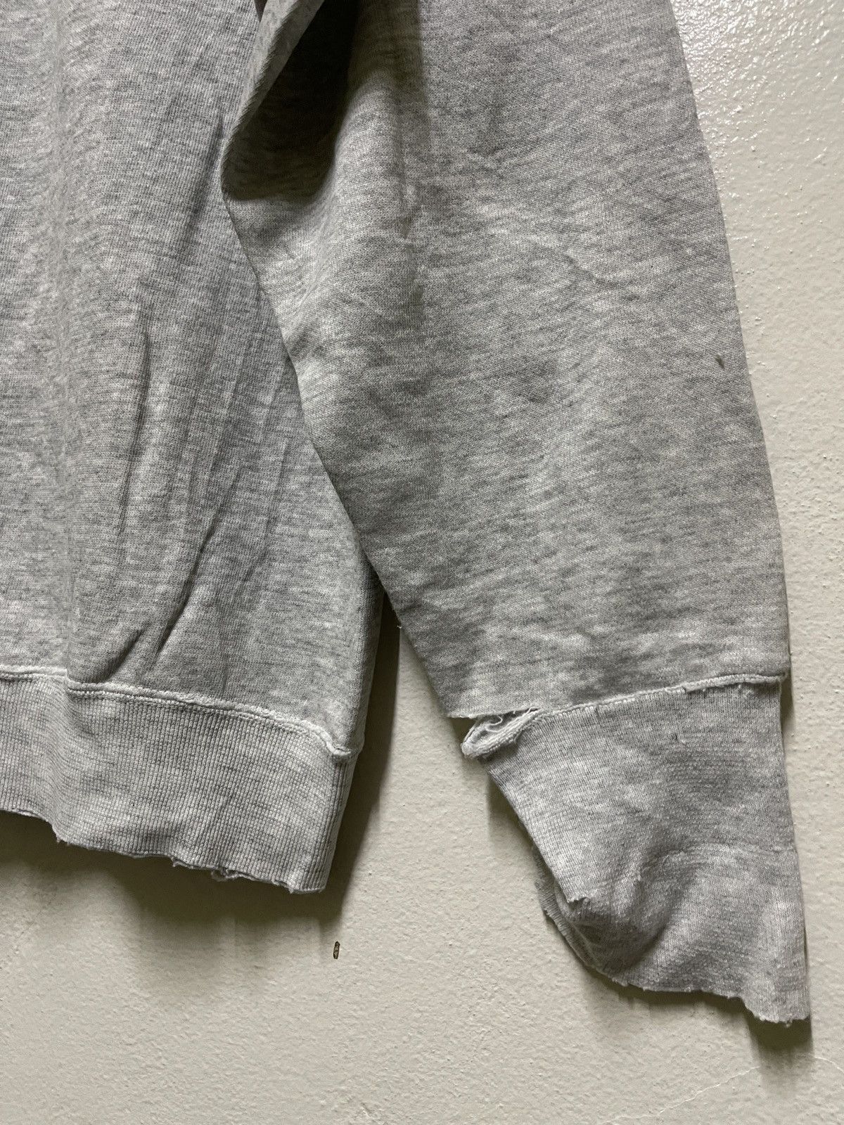 Disney × Mickey Mouse × Vintage Vintage Mickey Mouse Disney Distressed Sweatshirt Size US L / EU 52-54 / 3 - 18 Thumbnail