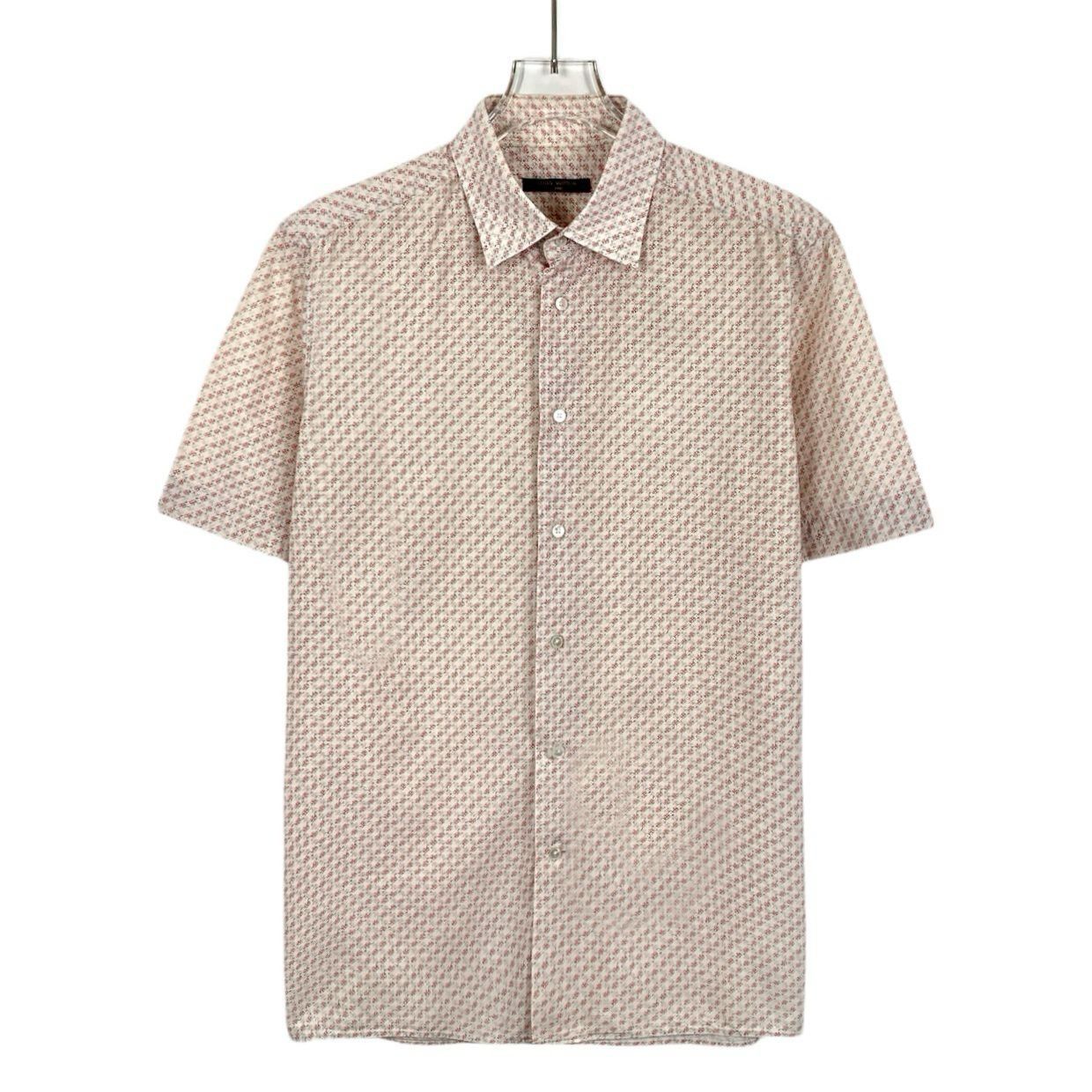 Louis Vuitton Louis Vuitton Mens Short Sleeve Button-Up Shirt Size US S / EU 44-46 / 1 - 1 Thumbnail