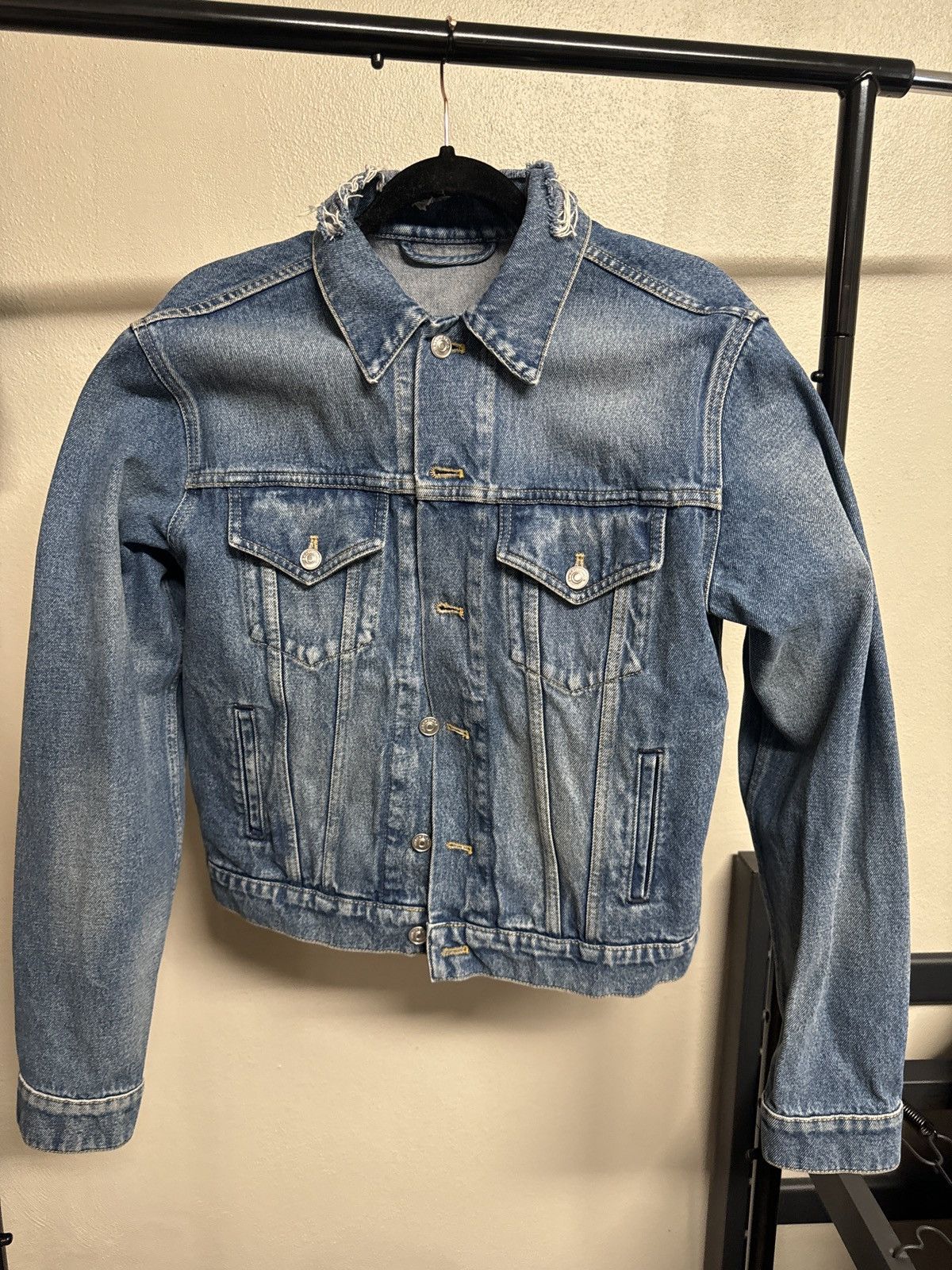 Balenciaga Balenciaga Distressed collar denim jacket Size US S / EU 44-46 / 1 - 1 Thumbnail