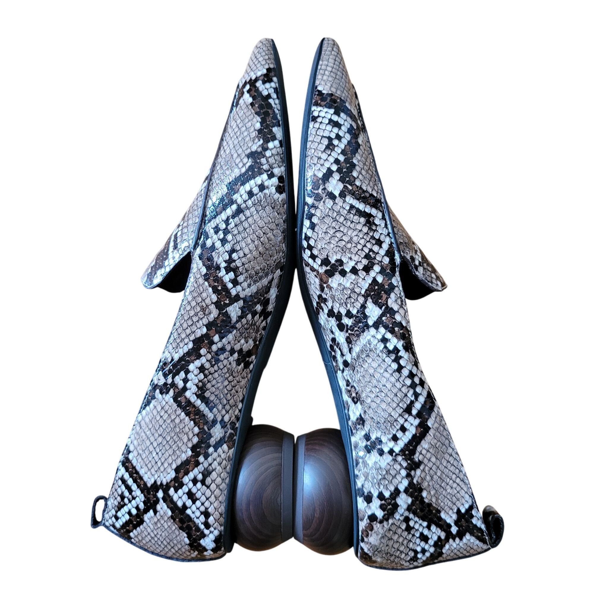 Jeffrey Campbell Jeffrey Campbell 8.5 Snake Print Pointed Toe Loafers Wooden Size US 8.5 / IT 38.5 - 7 Thumbnail