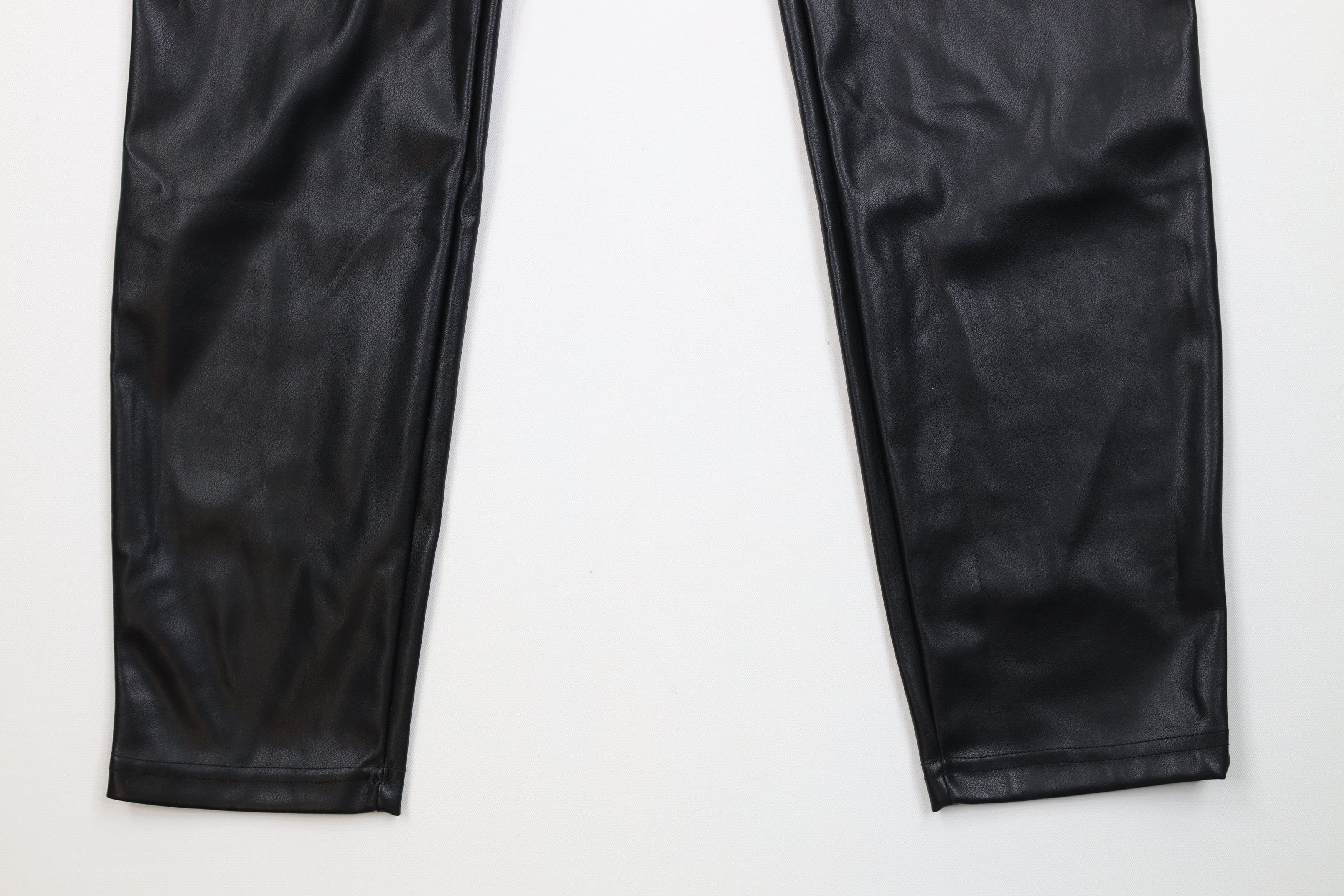 Fabletics New Fabletics Vegan Leather Pull On Legging Pants Black Size 30" / US 8 / IT 44 - 4 Thumbnail