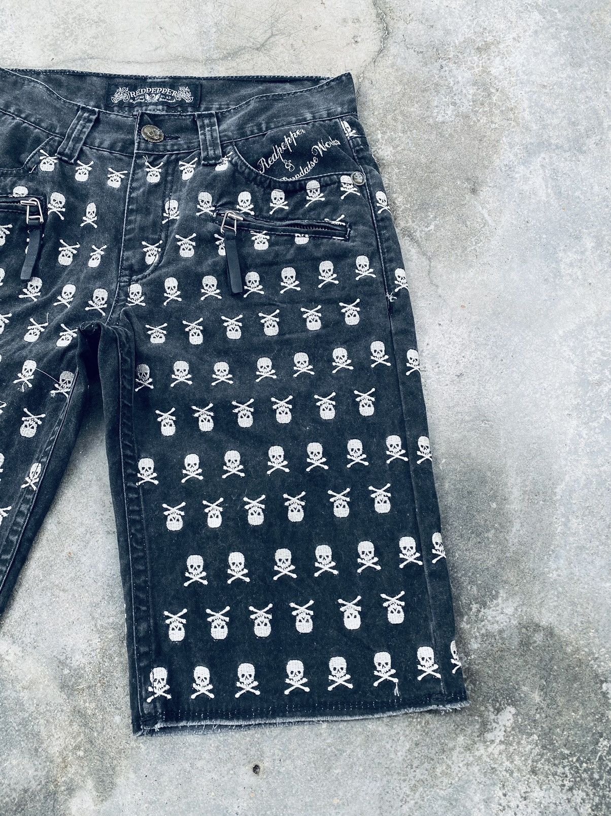 Vintage Vintage Red Pepper Skull Jorts Pants Size US 33 - 4 Thumbnail