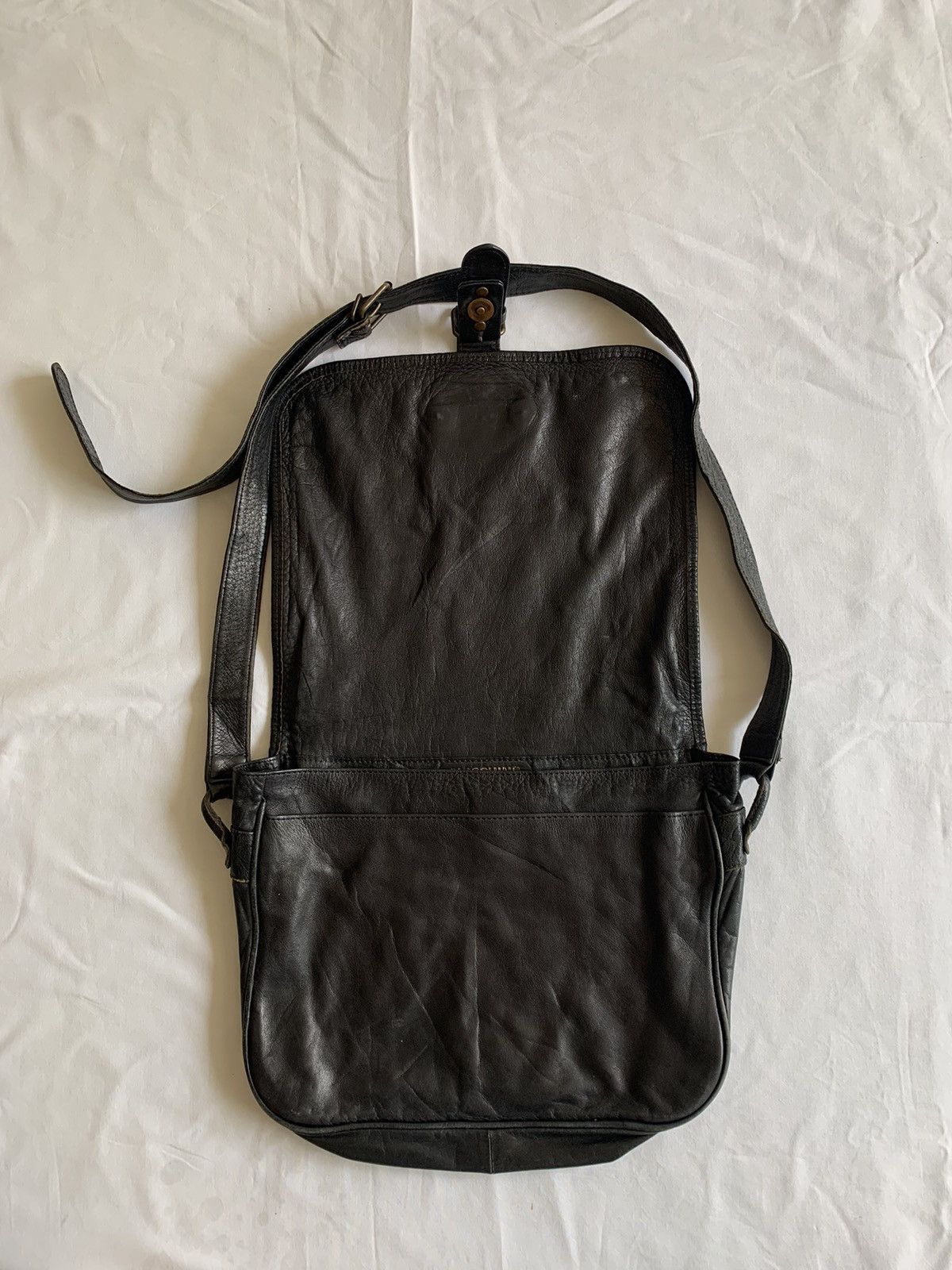 Moschino VINTAGE MOSCHINO BLACK LEATHER SLING BAG Size ONE SIZE - 8 Thumbnail