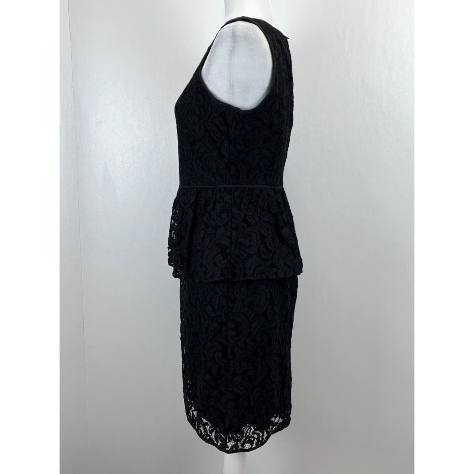 Banana Republic VINTAGE Banana Republic Black Lace Peplum Waist Sleeveless Dress Women's 4 Knee Length Size S / US 4 / IT 40 - 2 Thumbnail