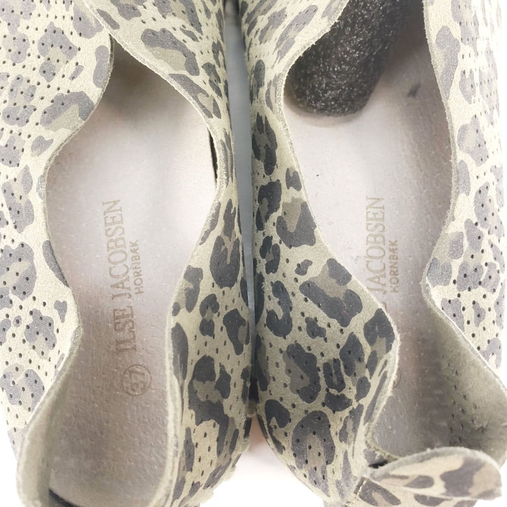 Ilse Jacobsen Updated Title: Ilse Jacobsen Tulip Leopard Print Low Slip-On Flats - 6.5 Size - Green Camo 37 Size US 7 / IT 37 - 7 Thumbnail