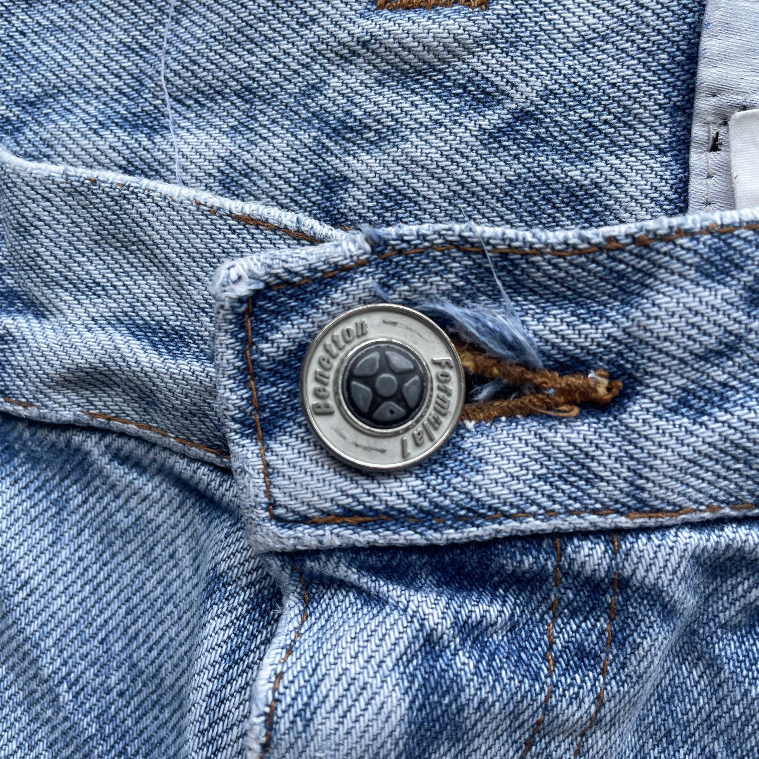 Benetton × Jean Vintage Benetton Formula 1 Distressed Jeans Wash Denim Pants Size US 27 - 6 Thumbnail