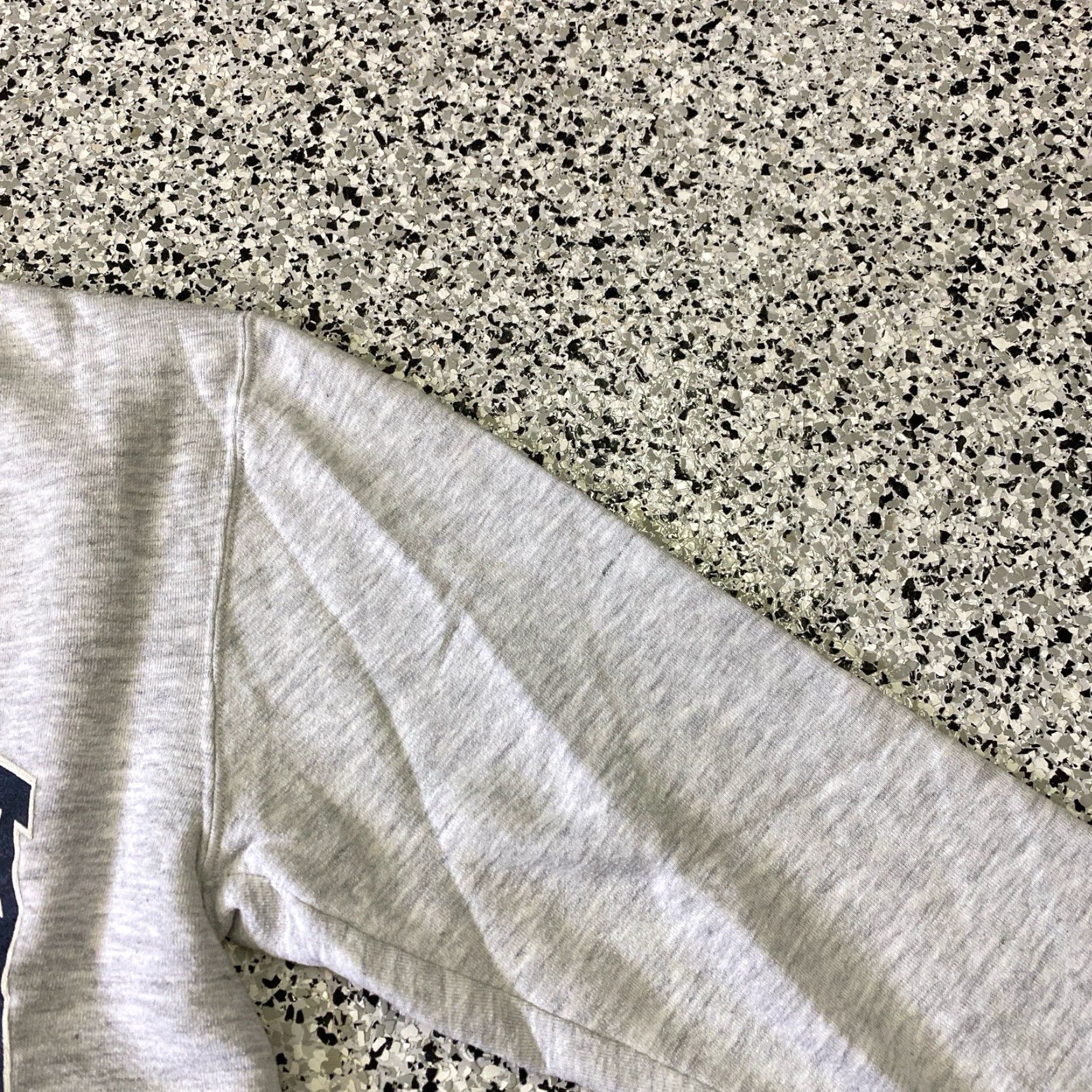 Russell Athletic VINTAGE Russell Athletic Sweatshirt Mens Medium Gray Crewneck Sweatshirt Y2K Adult Size US M / EU 48-50 / 2 - 5 Thumbnail