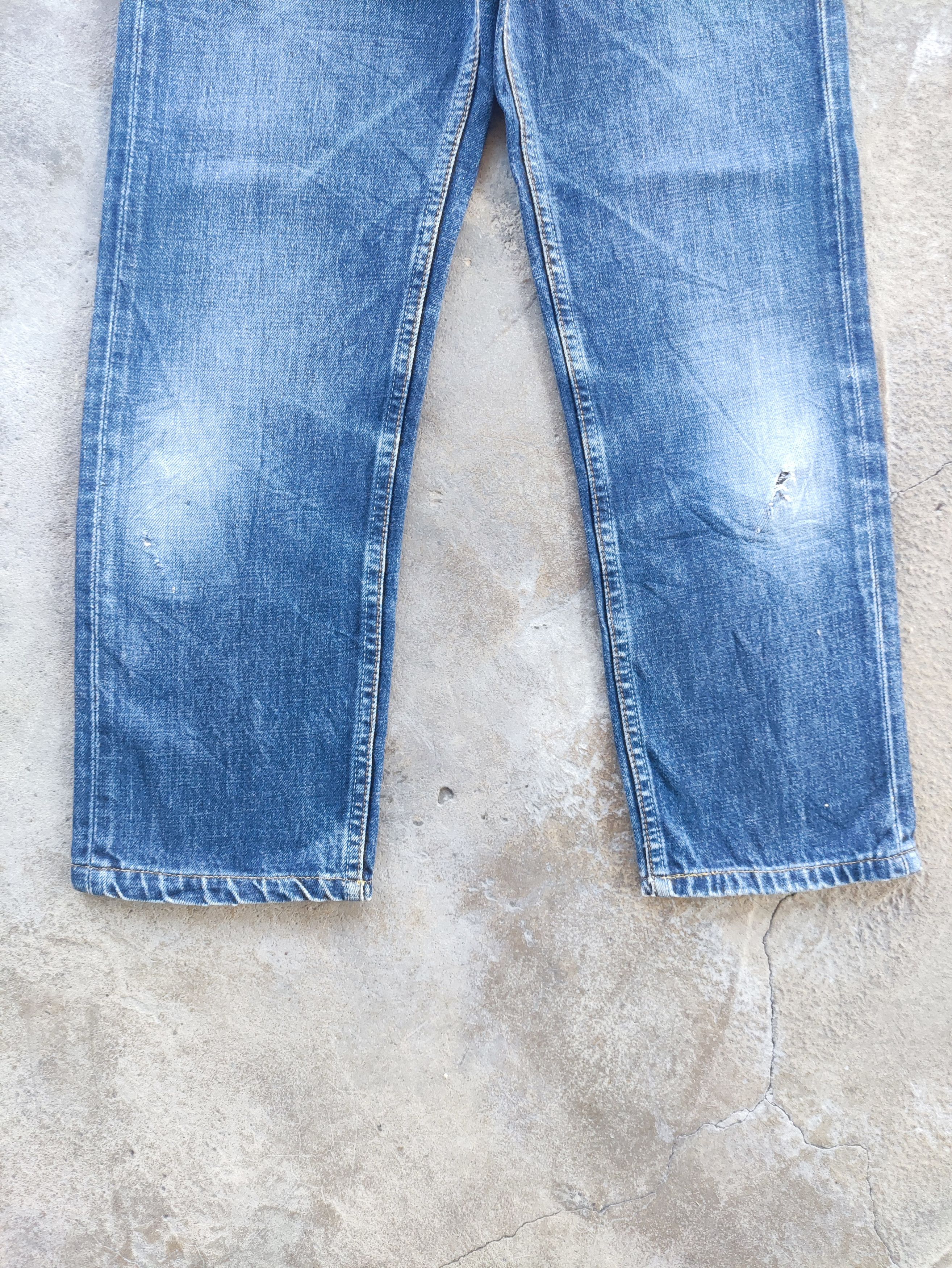Jean × Levi's × Vintage Vintage Levi's 552 Distressed Jeans Faded Denim Pants W28 Size US 28 / EU 44 - 4 Thumbnail