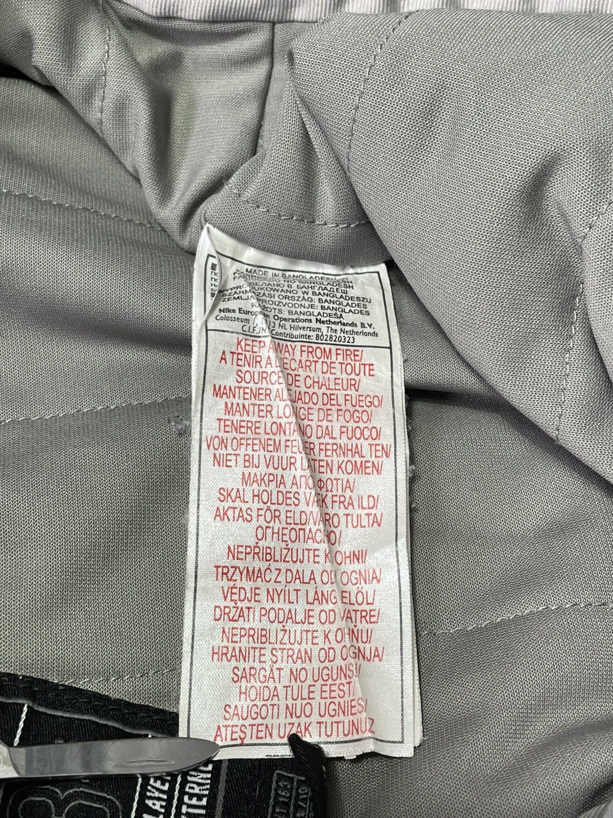 Nike ACG Vintage Nike ACG Ski Pants Snowboard Y2K Storm Fit 00s Size 28" / US 6 / IT 42 - 17 Thumbnail