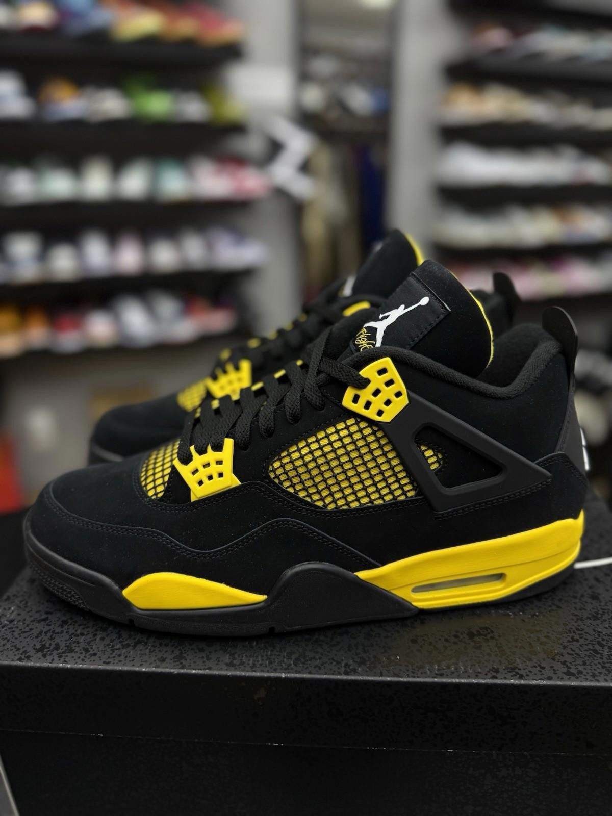 Jordan Brand Size 13 - Nike Air Jordan 4 Retro Thunder Yellow Black 2023 Size US 13 / EU 46 - 6 Thumbnail