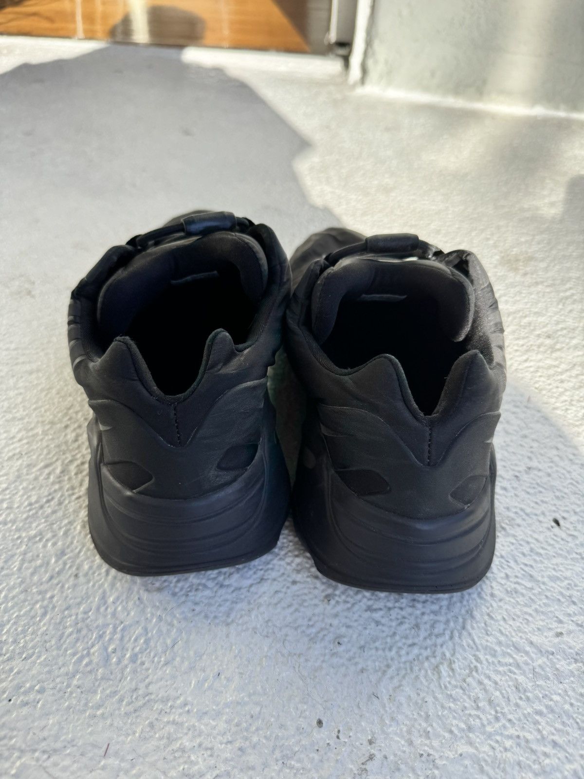 Yeezy YEEZY MNVM Size US 9.5 / EU 42-43 - 3 Thumbnail