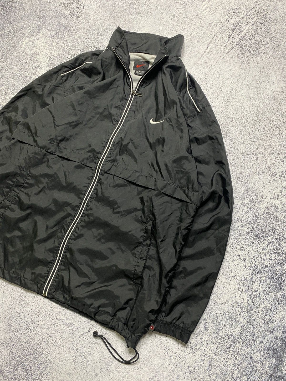 Nike Vintage Y2K Black Nylon Jacket Windbreaker Swoosh Logo