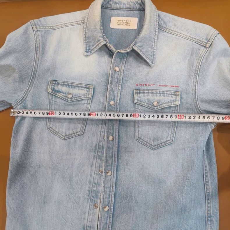 Givenchy Givenchy Vintage Washed Light Blue S Size Size US S / EU 44-46 / 1 - 7 Thumbnail