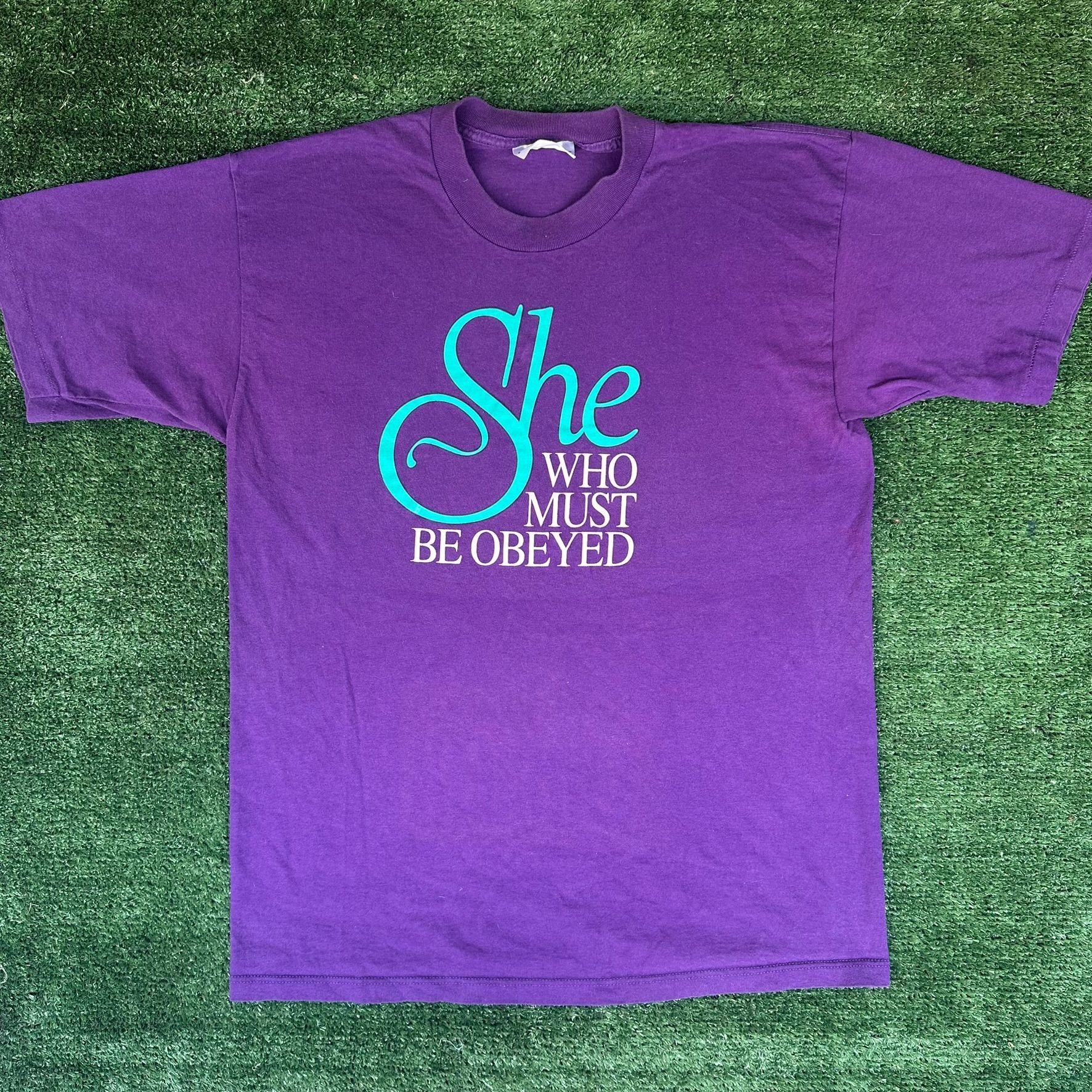 Vintage Vintage 90s Roseanne She Who Must Be Obeyed T-Shirt Purple M Size US M / EU 48-50 / 2 - 1 Thumbnail