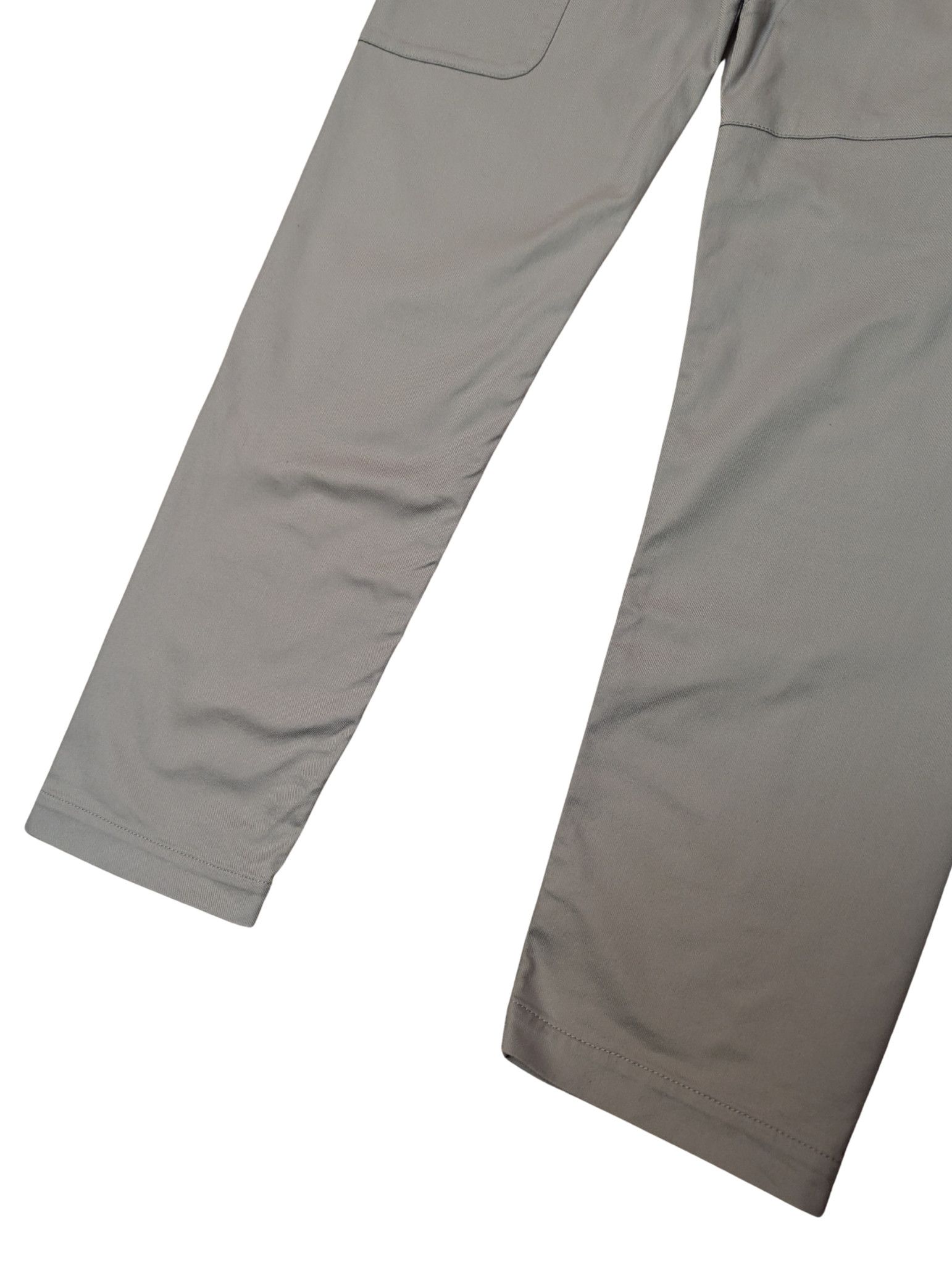 Stone Island Stone Island cargo pants in light grey, Type RE-T fit. Size US 30 / EU 46 - 8 Thumbnail