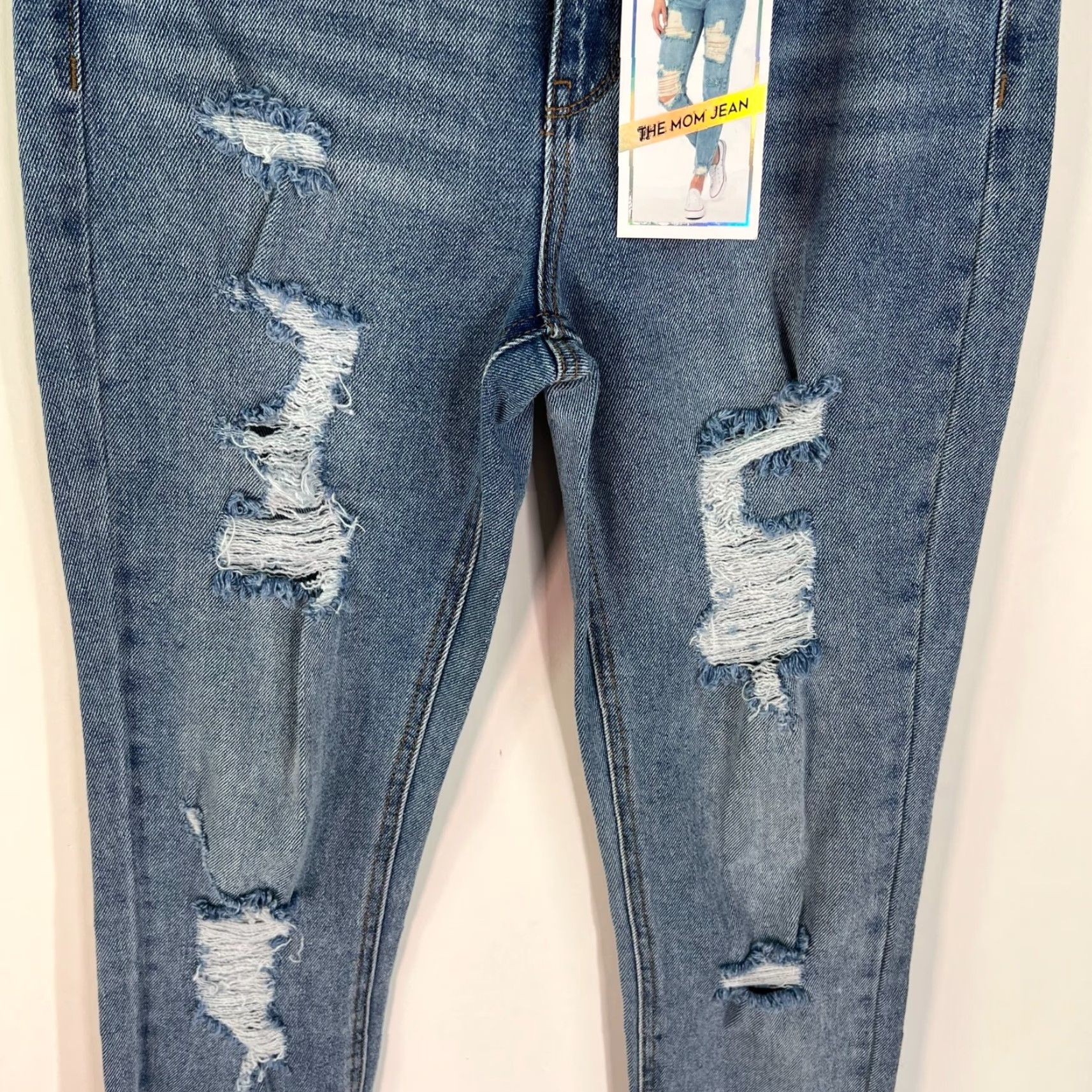 Vintage Tinseltown Distressed Mom Jeans Womens Size 3/26 Blue Medium Wash High Rise Size 26" / US 2 / IT 38 - 3 Thumbnail