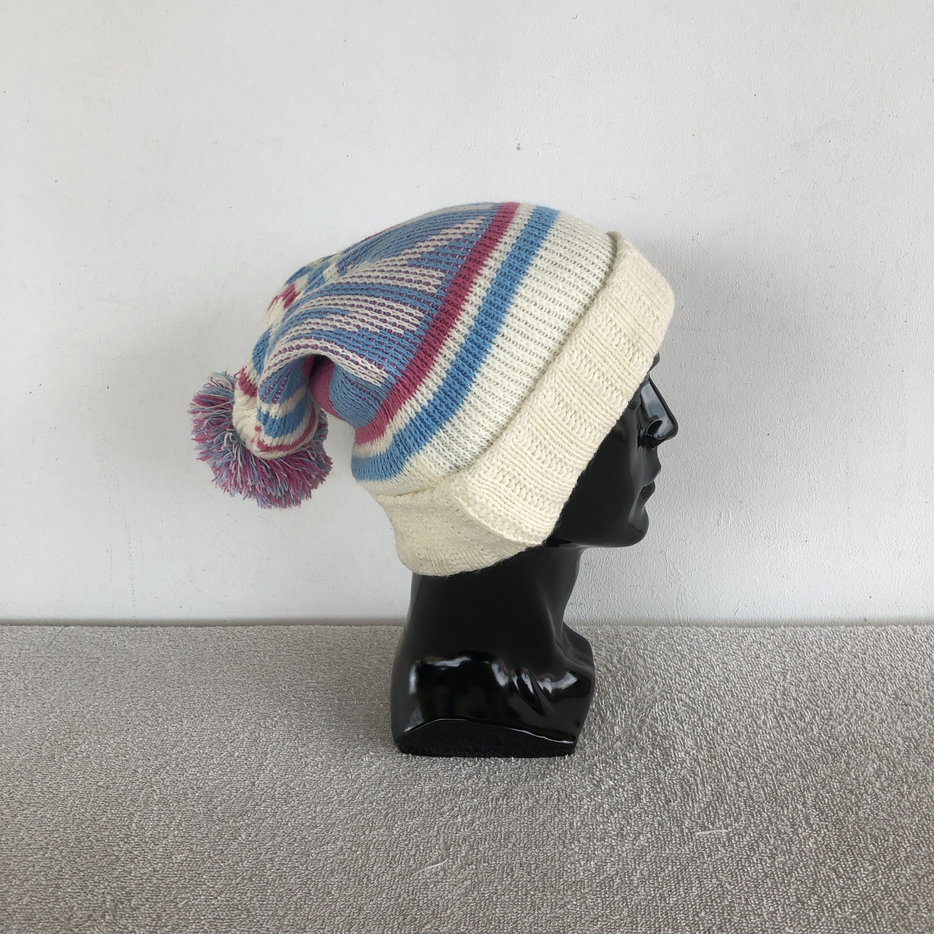Japanese Brand Vintage Y2K Shake Shake Beanie Knitted Pompom Snow Caps Hats Size ONE SIZE - 2 Thumbnail