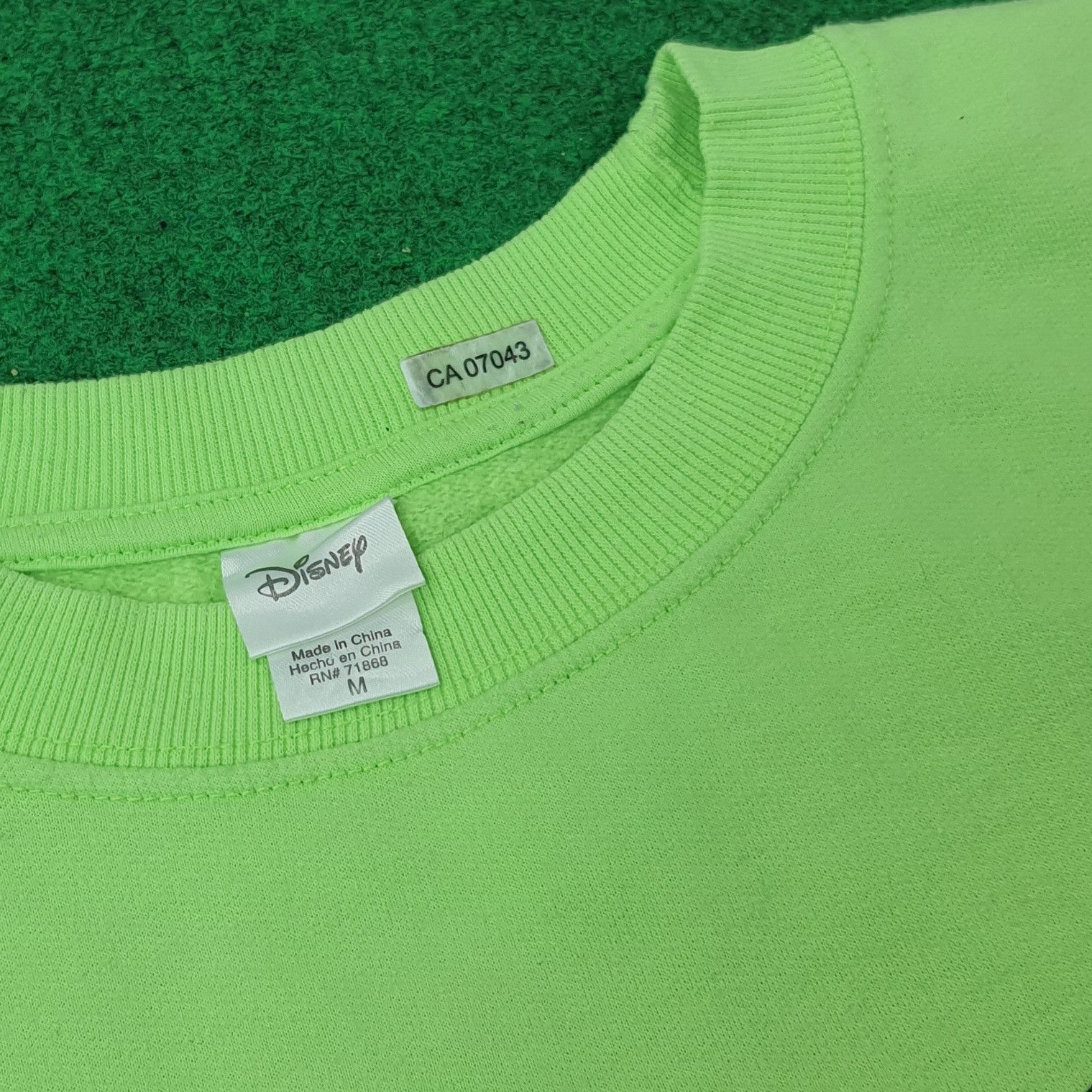 Disney Vintage Disney Hakuna Matata Movie Sweatshirt C243N13 Size US M / EU 48-50 / 2 - 3 Thumbnail
