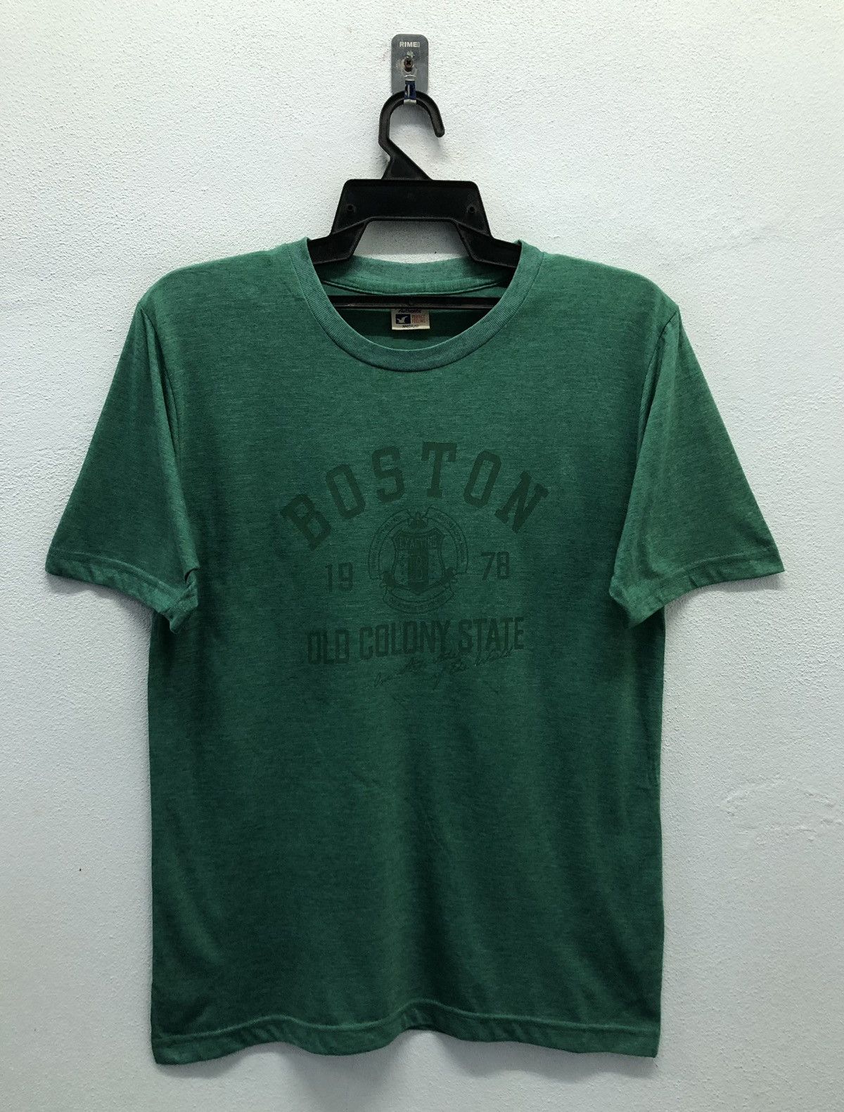 Vintage Vintage Pluvious Authentic Boston Old Colony State T-Shirt Size US M / EU 48-50 / 2 - 1 Thumbnail