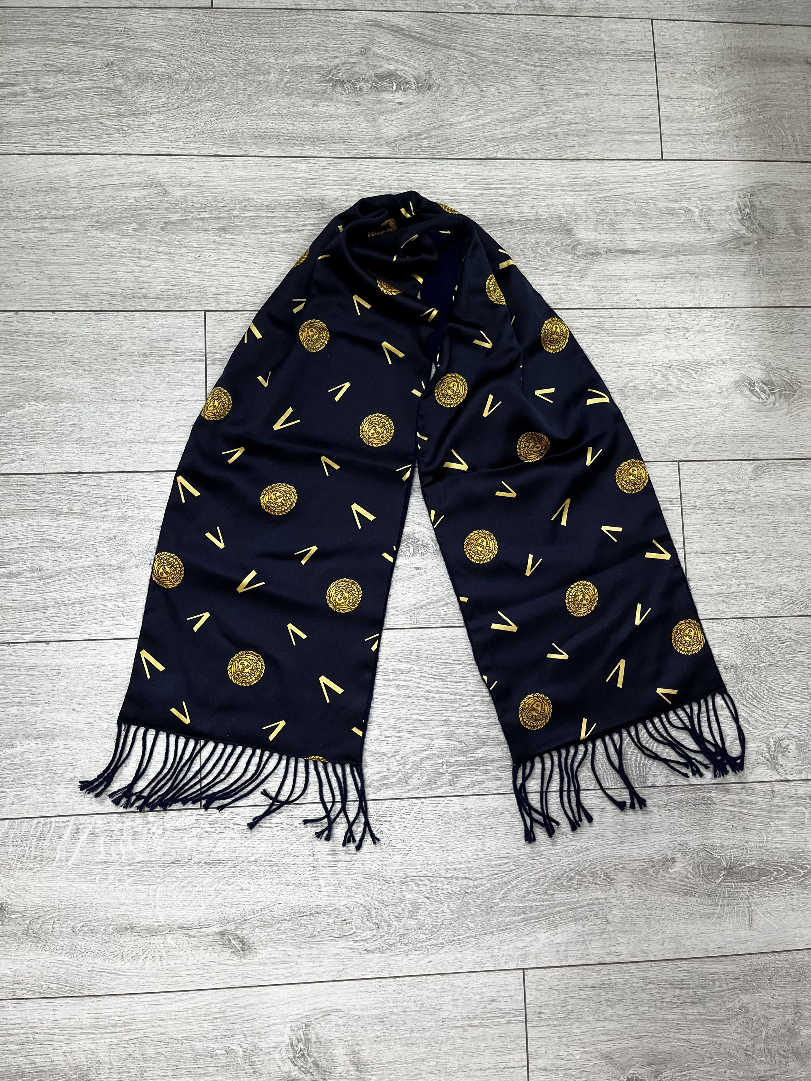 Other × Versace 🌚 Versace Medusa Monogram Luxury Scarf Muffler Size ONE SIZE - 2 Thumbnail