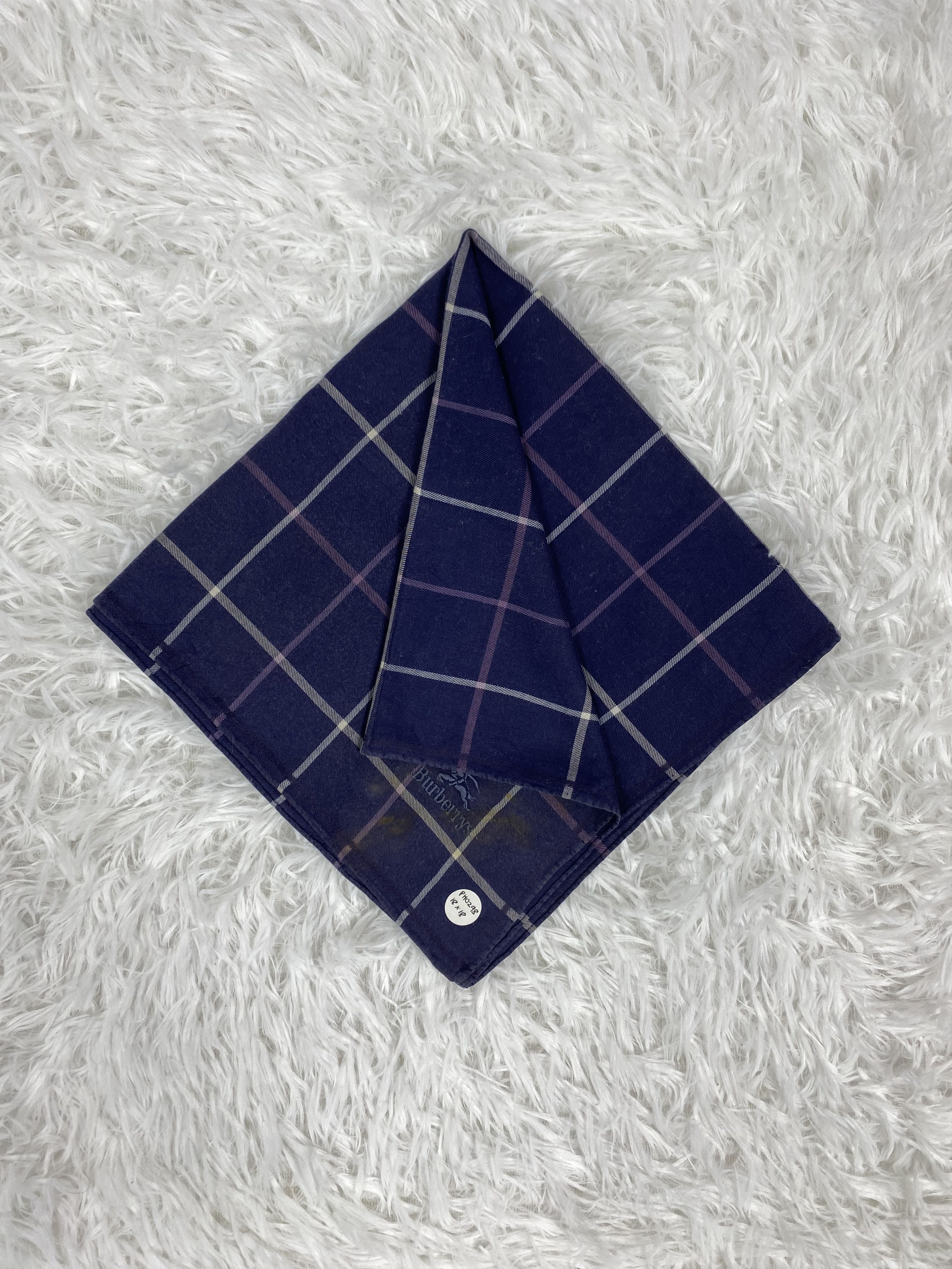 Burberry Vintage Burberry Handkerchief Neckerchief PH0298 Size ONE SIZE - 1 Thumbnail