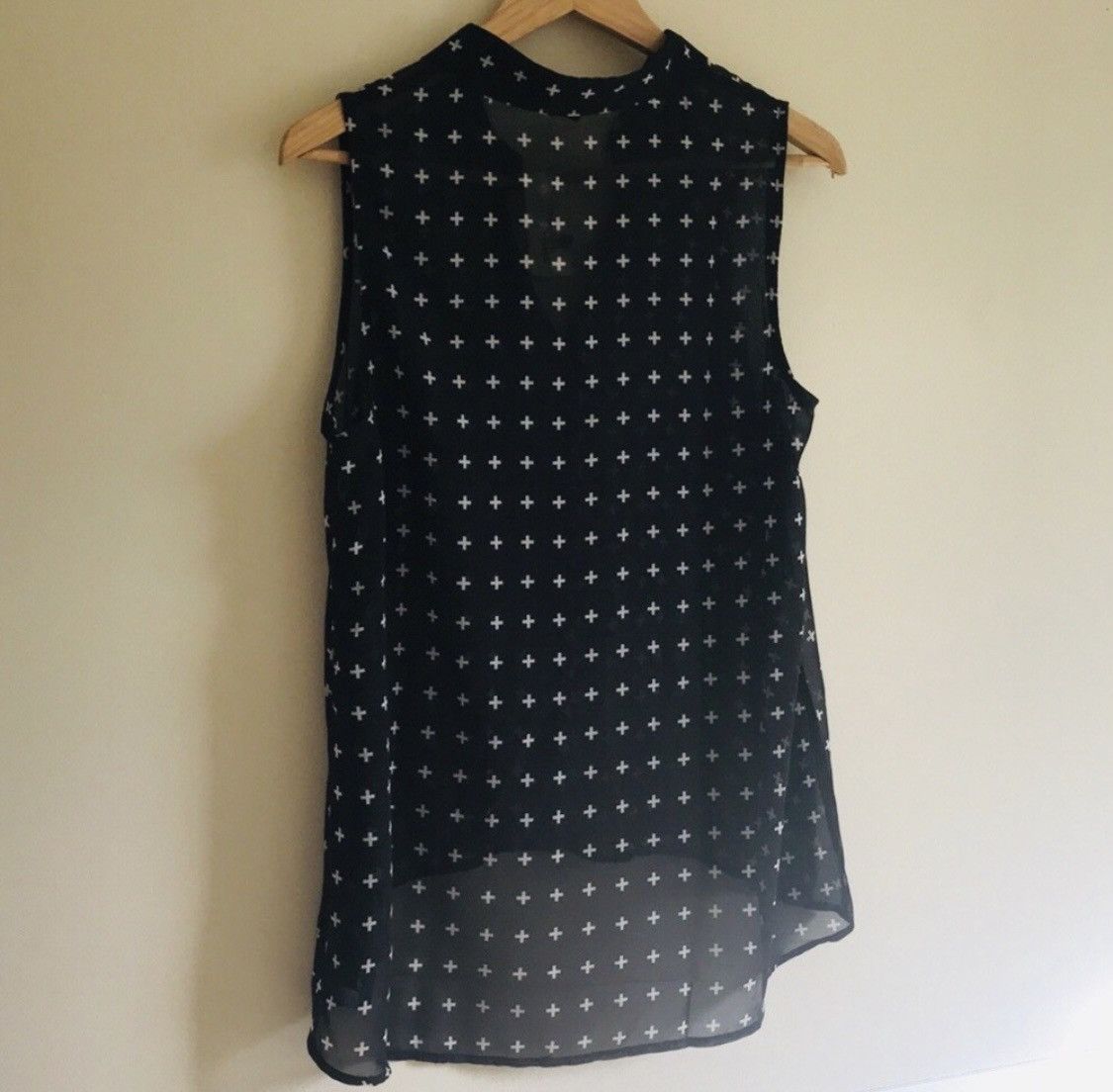 Forever 21 FOREVER 21 BUTTON DOWN HIGH LOW SLEEVELESS BLOUSE TOP Size M / US 6-8 / IT 42-44 - 5 Thumbnail