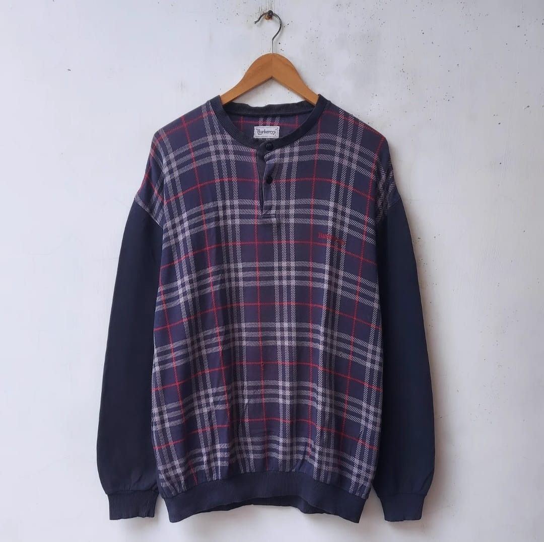 Burberry × Burberry Prorsum × Vintage Vtg Burberrys Novacheck Navy Half Button Sweatshirt Size US L / EU 52-54 / 3 - 1 Thumbnail