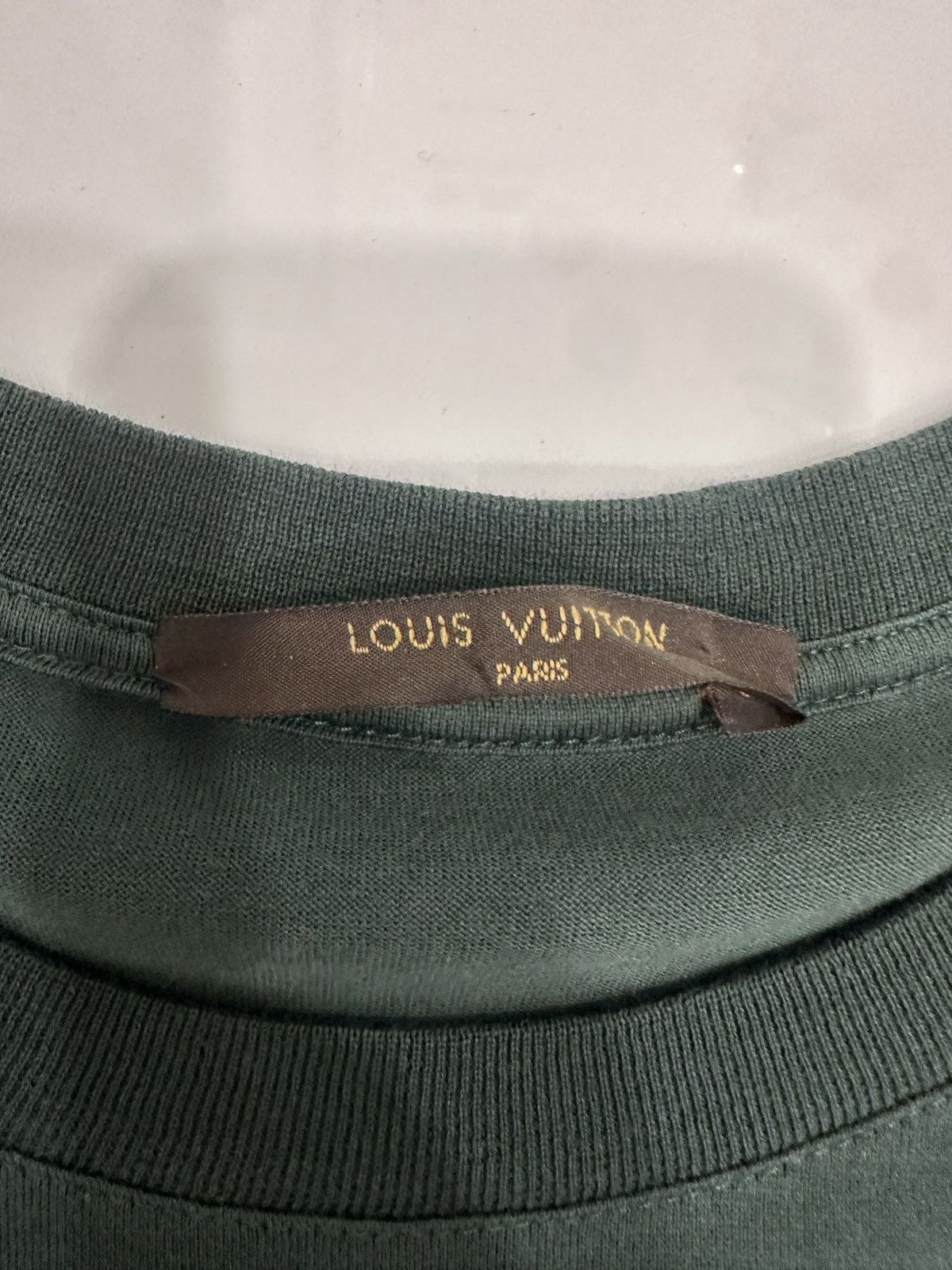 Louis Vuitton Louis Vuitton LV Tshirt Size L Green Like New Size US L / EU 52-54 / 3 - 2 Thumbnail