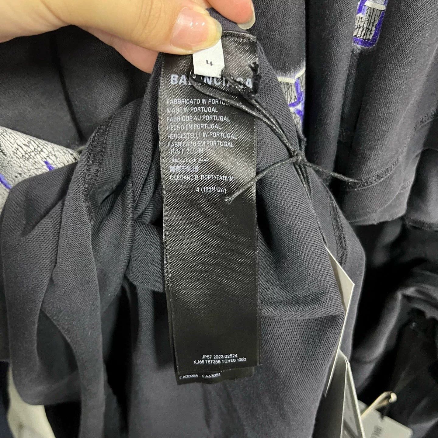 Balenciaga Balenciaga 24 Black Letter Print Hole T-Shirt Size US XL / EU 56 / 4 - 8 Thumbnail