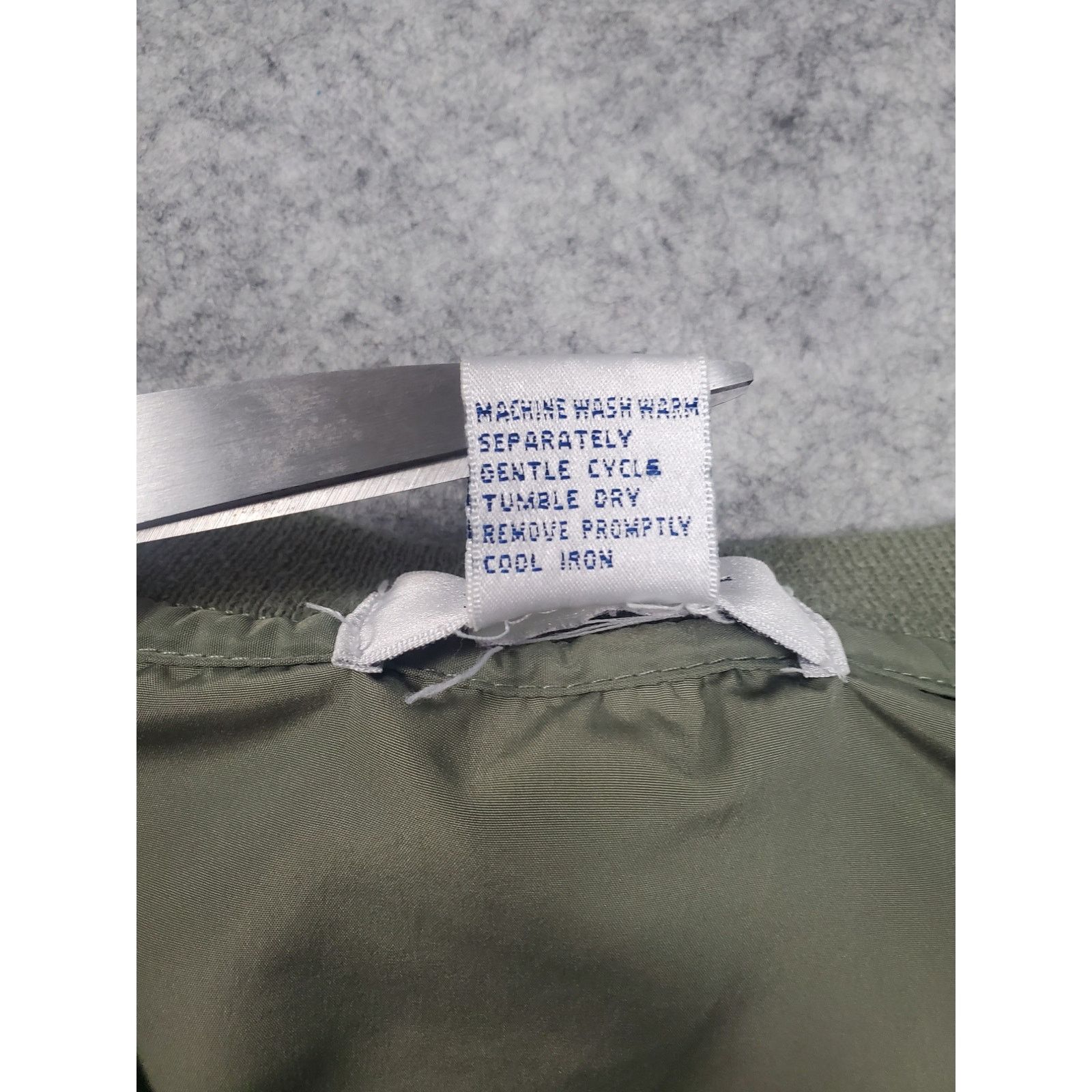 Izod Women's Izod Green V-Neck Pullover Medium Lightweight Size M / US 6-8 / IT 42-44 - 4 Thumbnail