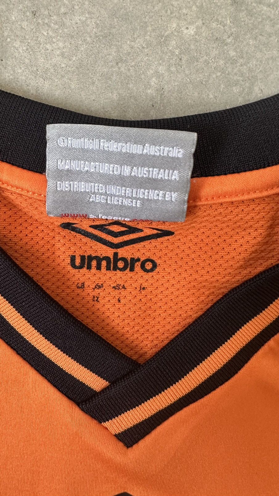 Umbro UMBRO BRISBANE ROAR FC 2015-16 HOME JERSEY Size US XL / EU 56 / 4 - 8 Thumbnail