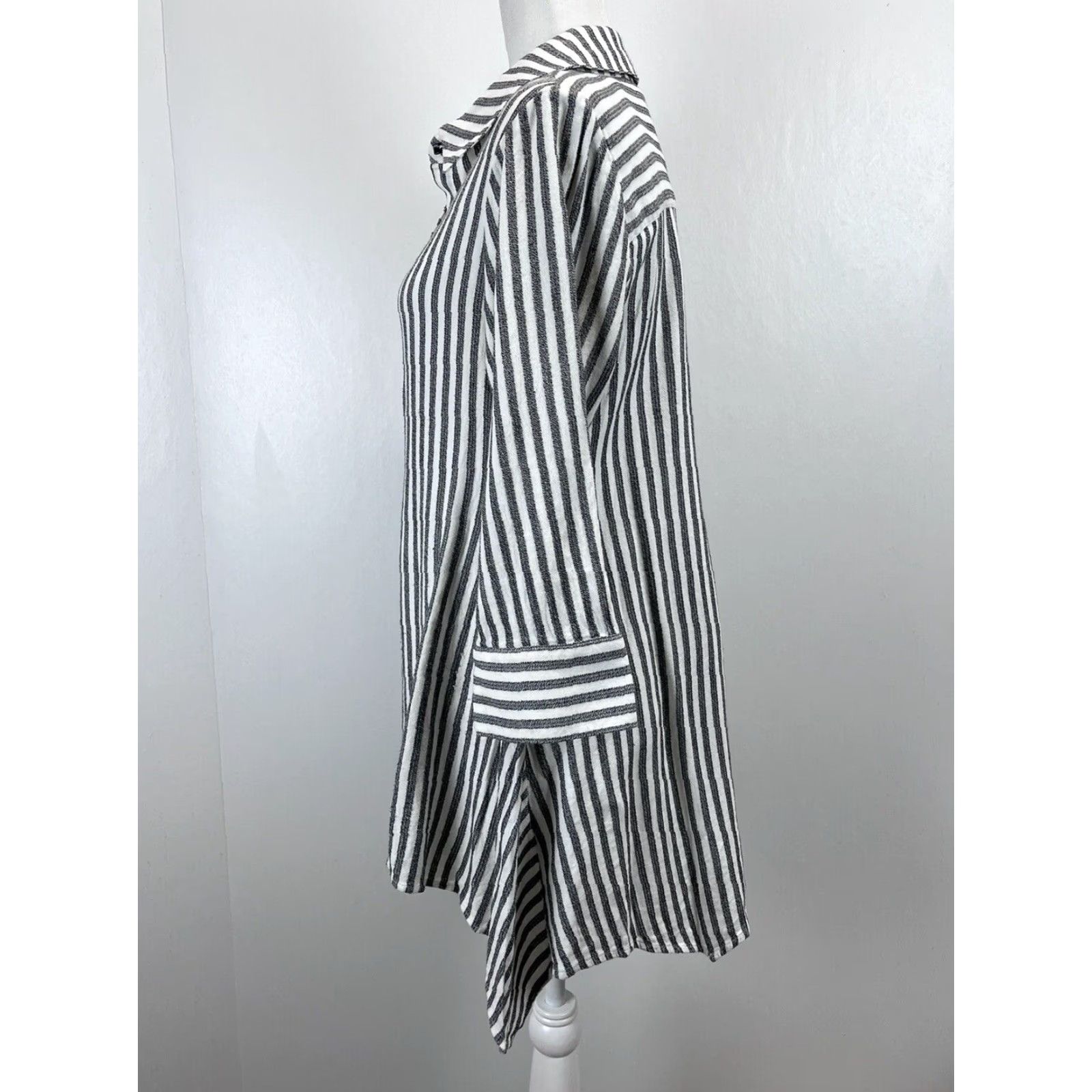 Soft Surroundings Soft Surroundings Striped Tunic Shirt Long Sleeve Asymmetric Hem Women's Grey White Cotton Blend Size S / US 4 / IT 40 - 2 Thumbnail